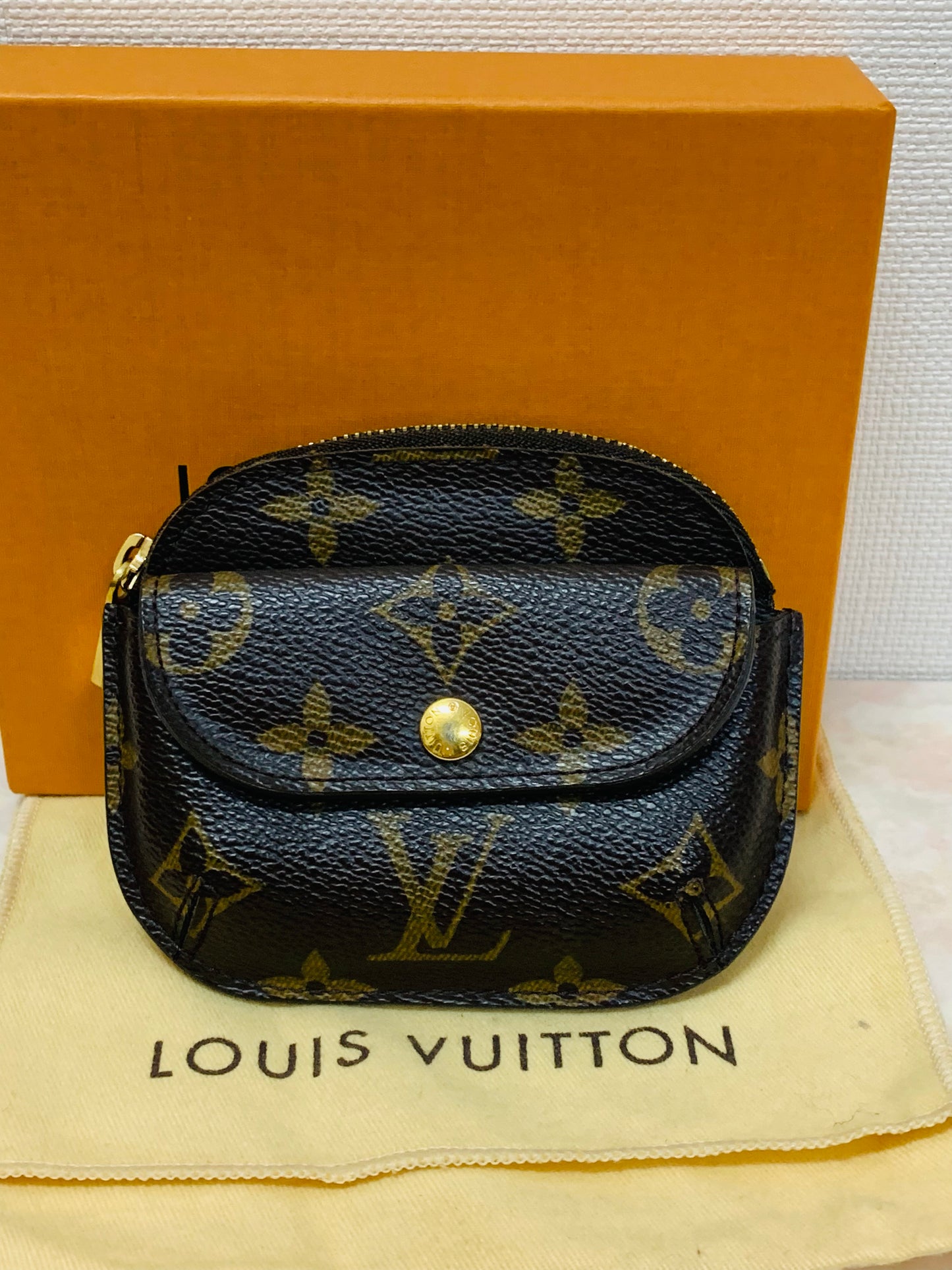LOUIS VUITTON Porte Monnaie Shilling Coin Purse