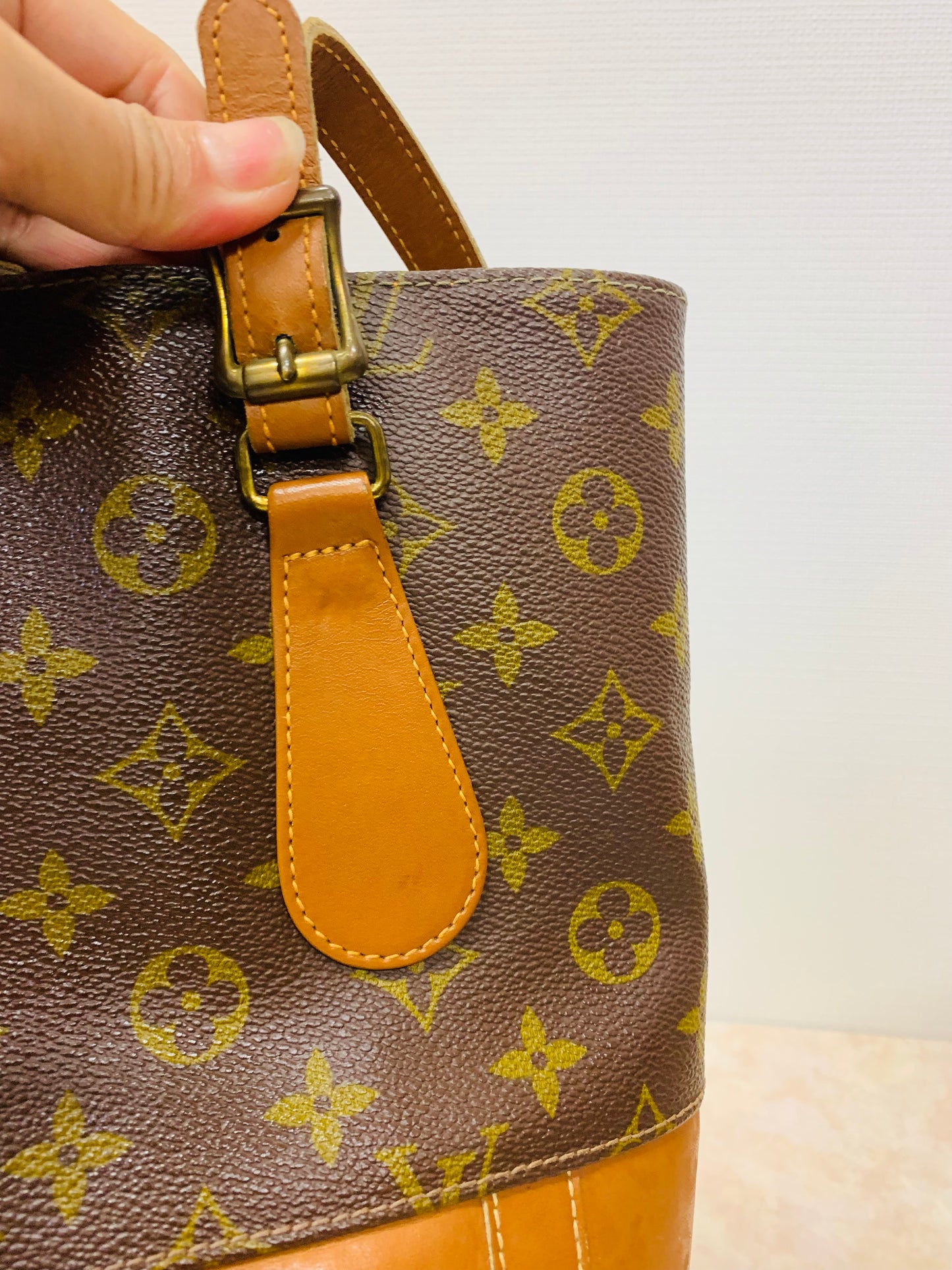 LOUIS VUITTON Bucket GM French Company