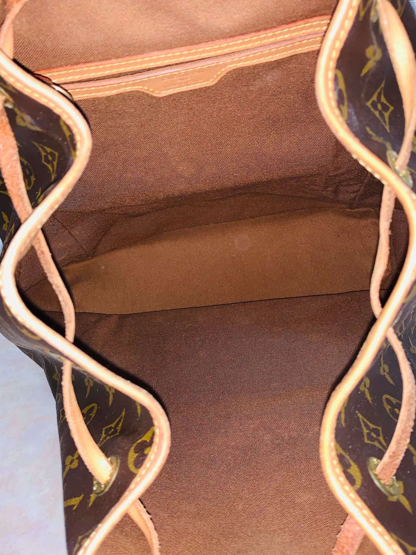 LOUIS VUITTON Montsouris GM