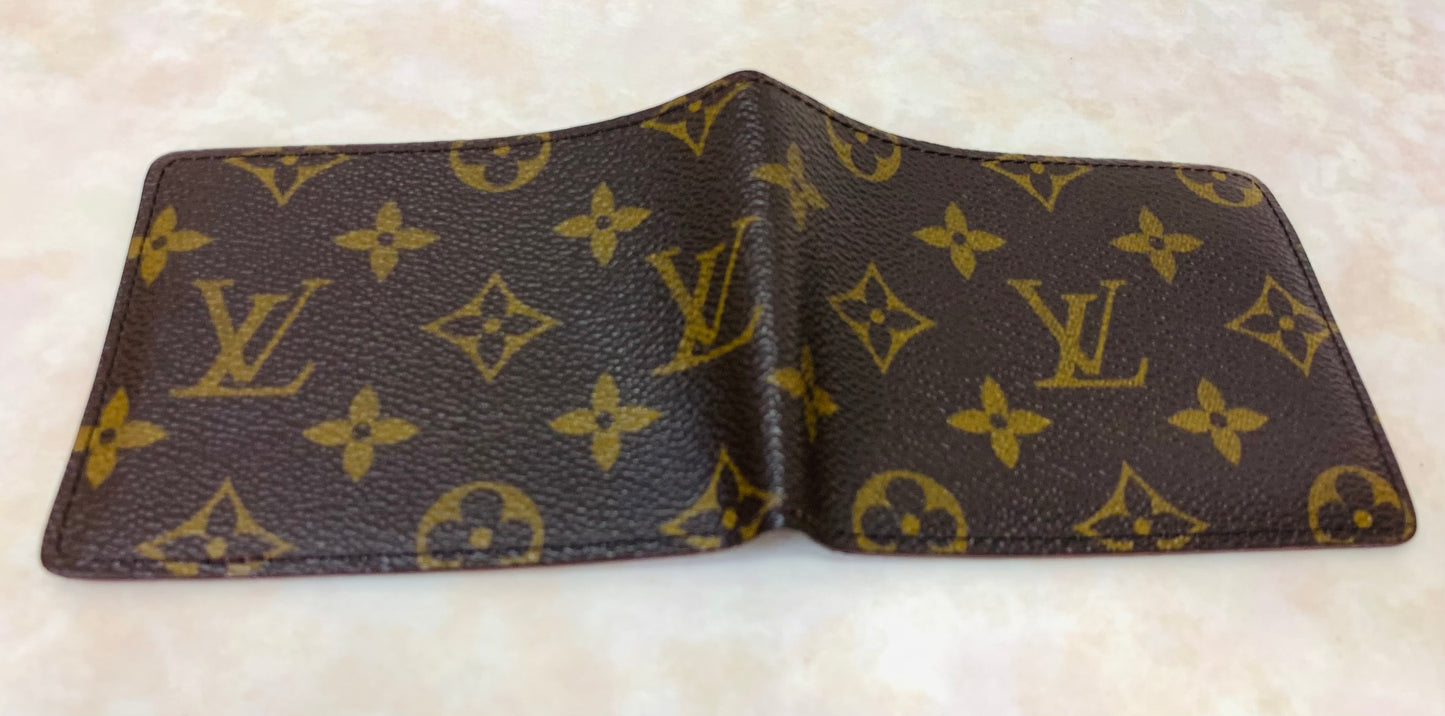 LOUIS VUITTON BI-FOLD MENS WALLET