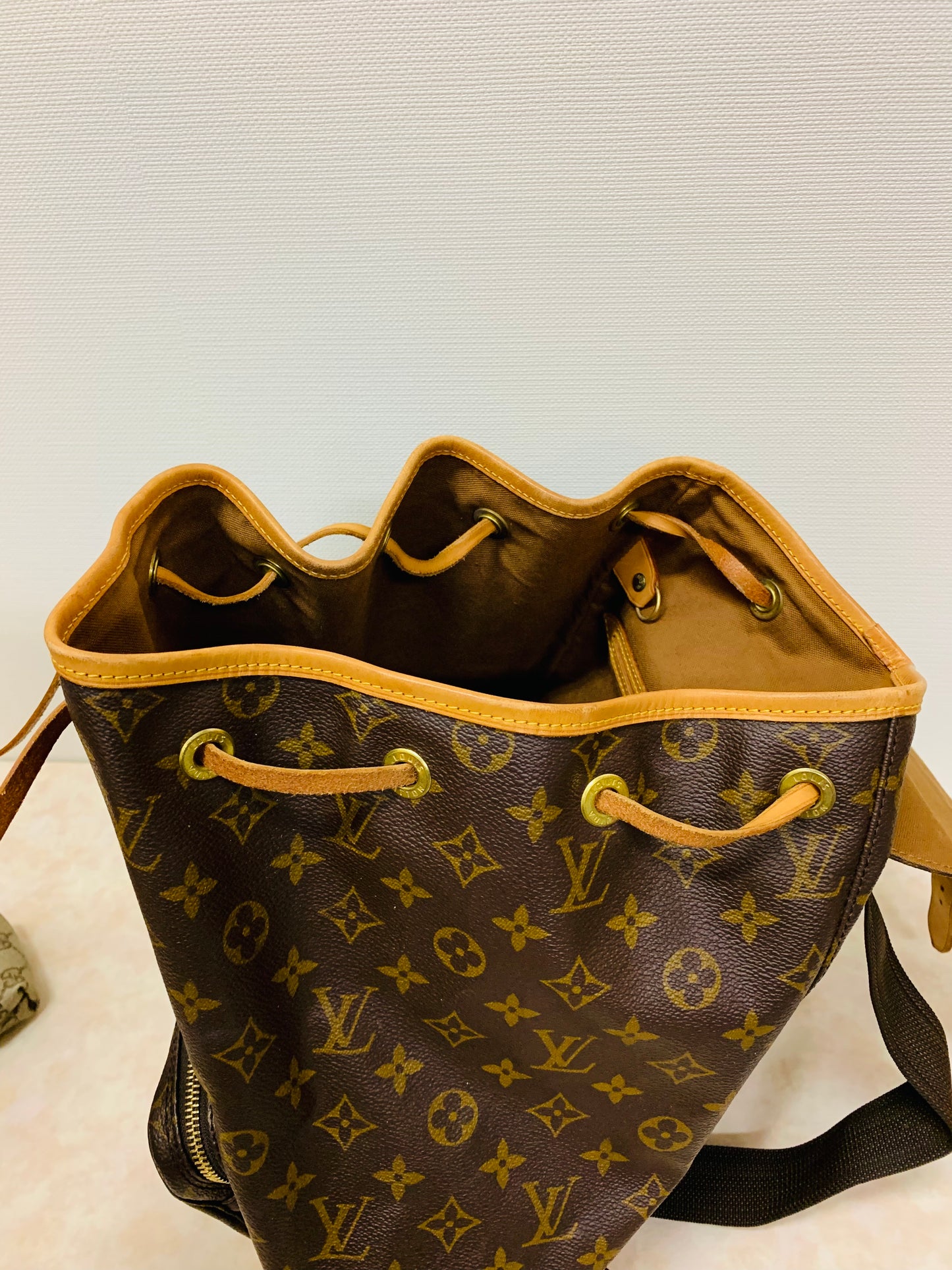 LOUIS VUITTON Montsouris GM