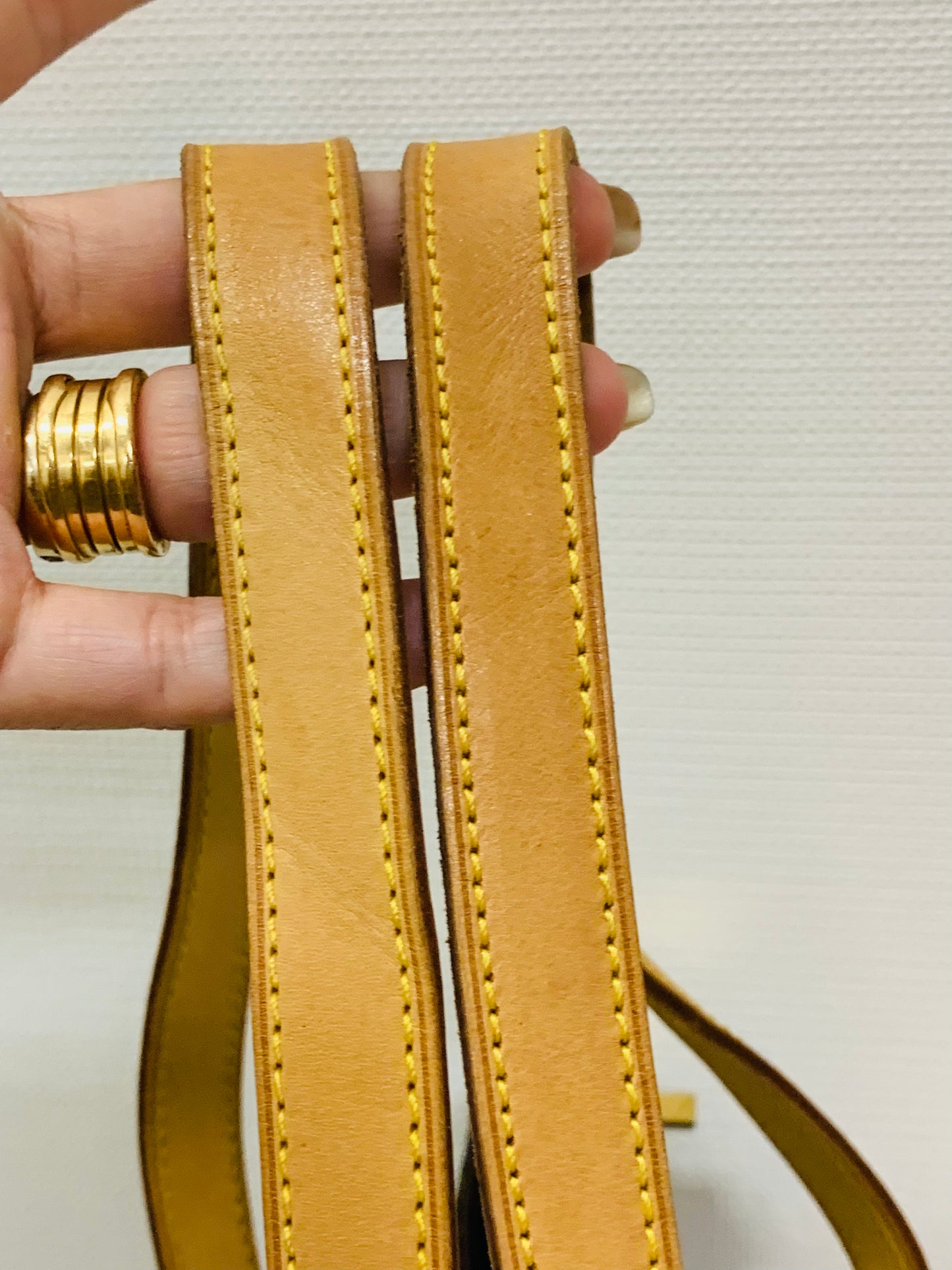 LOUIS VUITTON Cabas Mezzo Tote bag