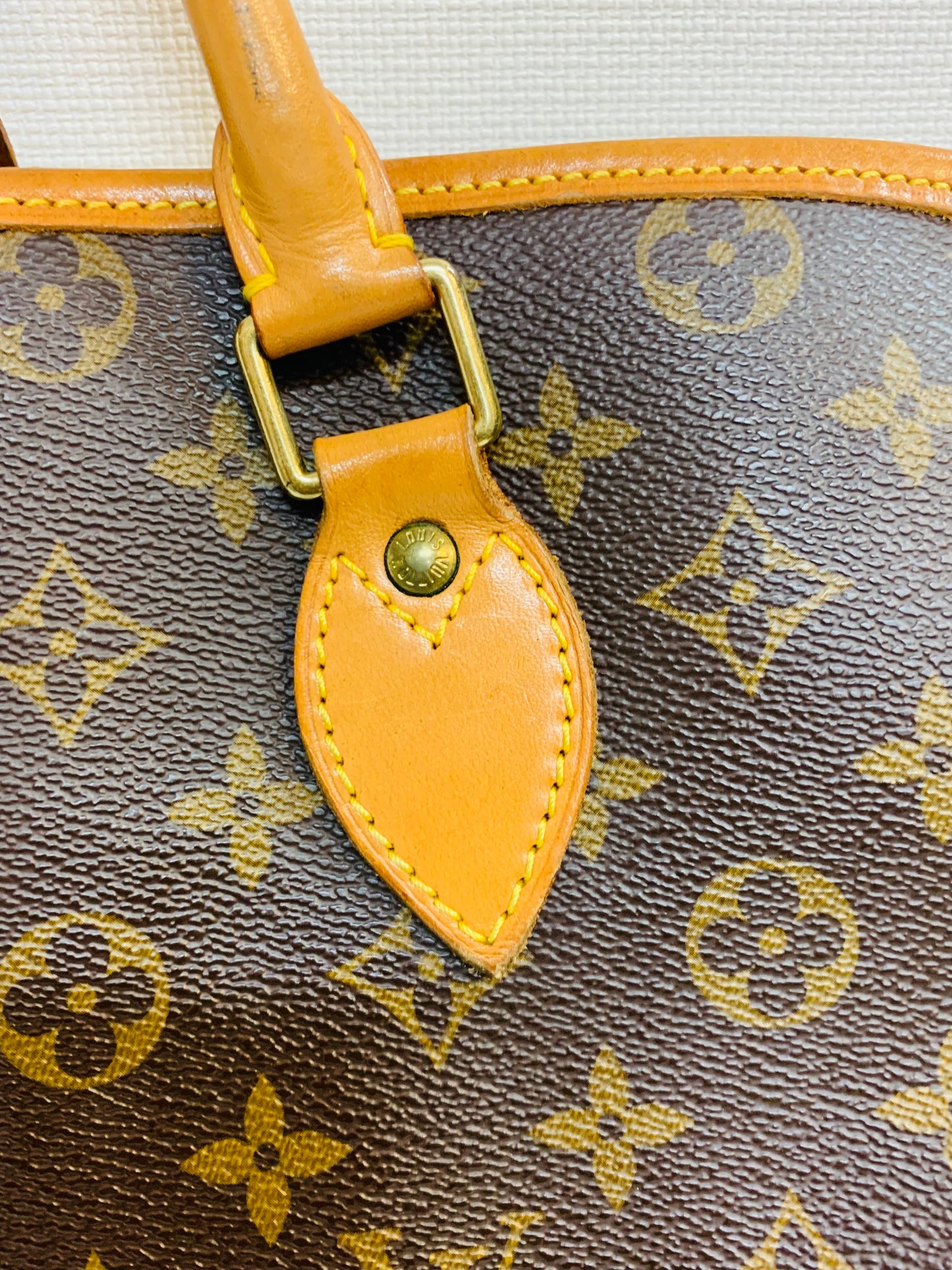 LOUIS VUITTON RIVOLI