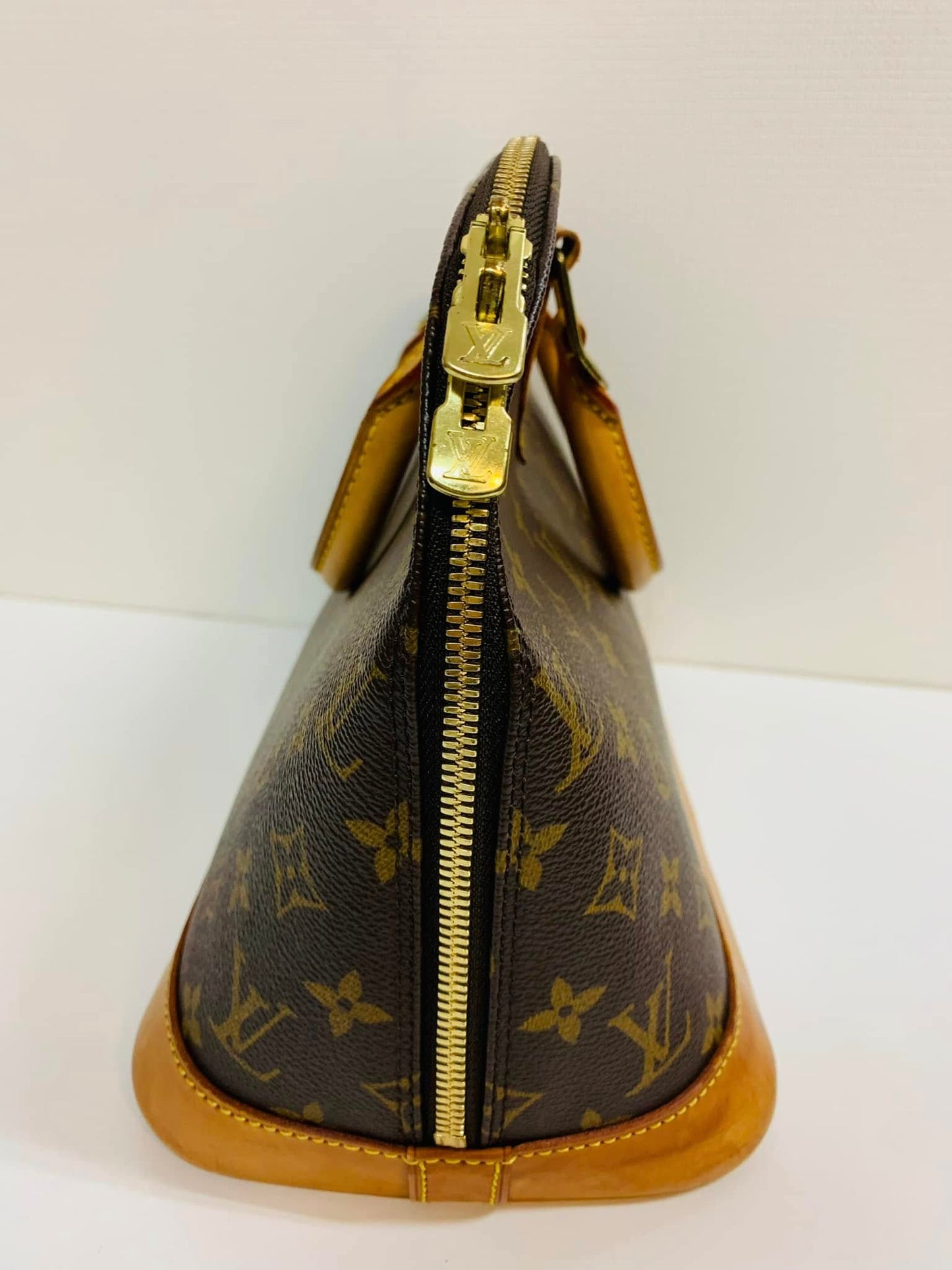 LOUIS VUITTON ALMA PM