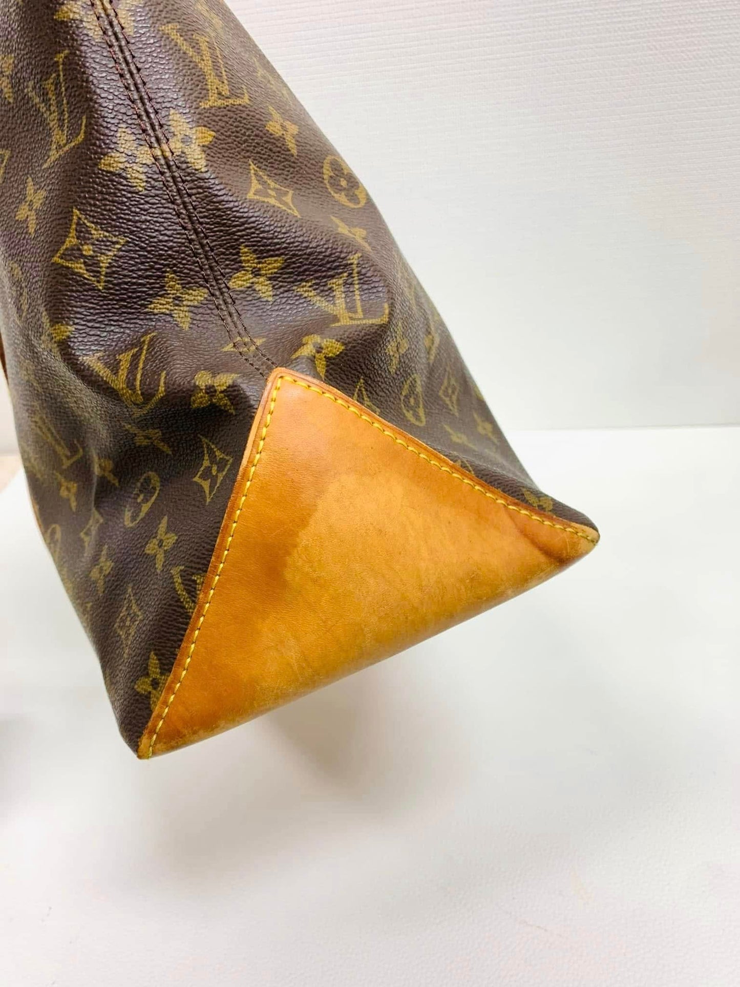 Louis Vuitton Cabas Mezzo