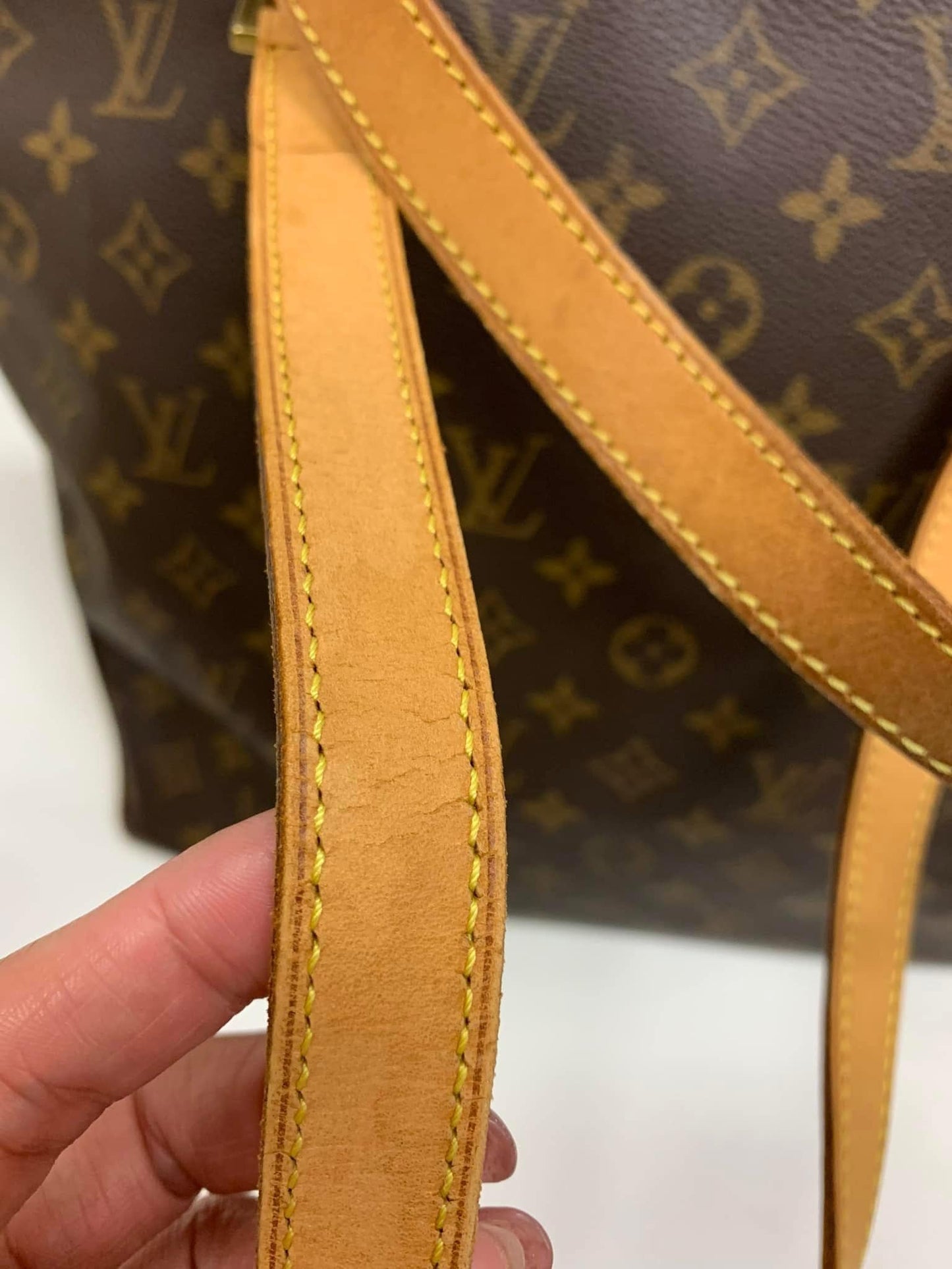 Louis Vuitton Cabas Mezzo