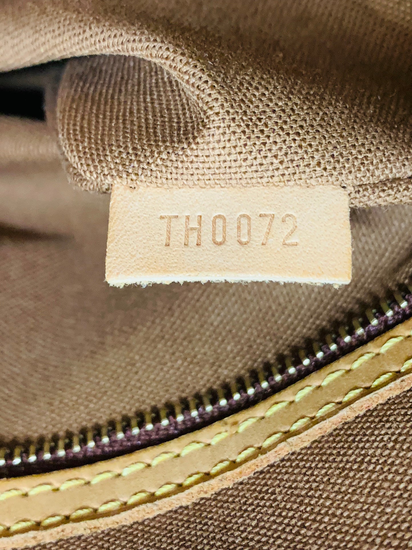 LOUIS VUITTON Cabas Mezzo Tote Bag