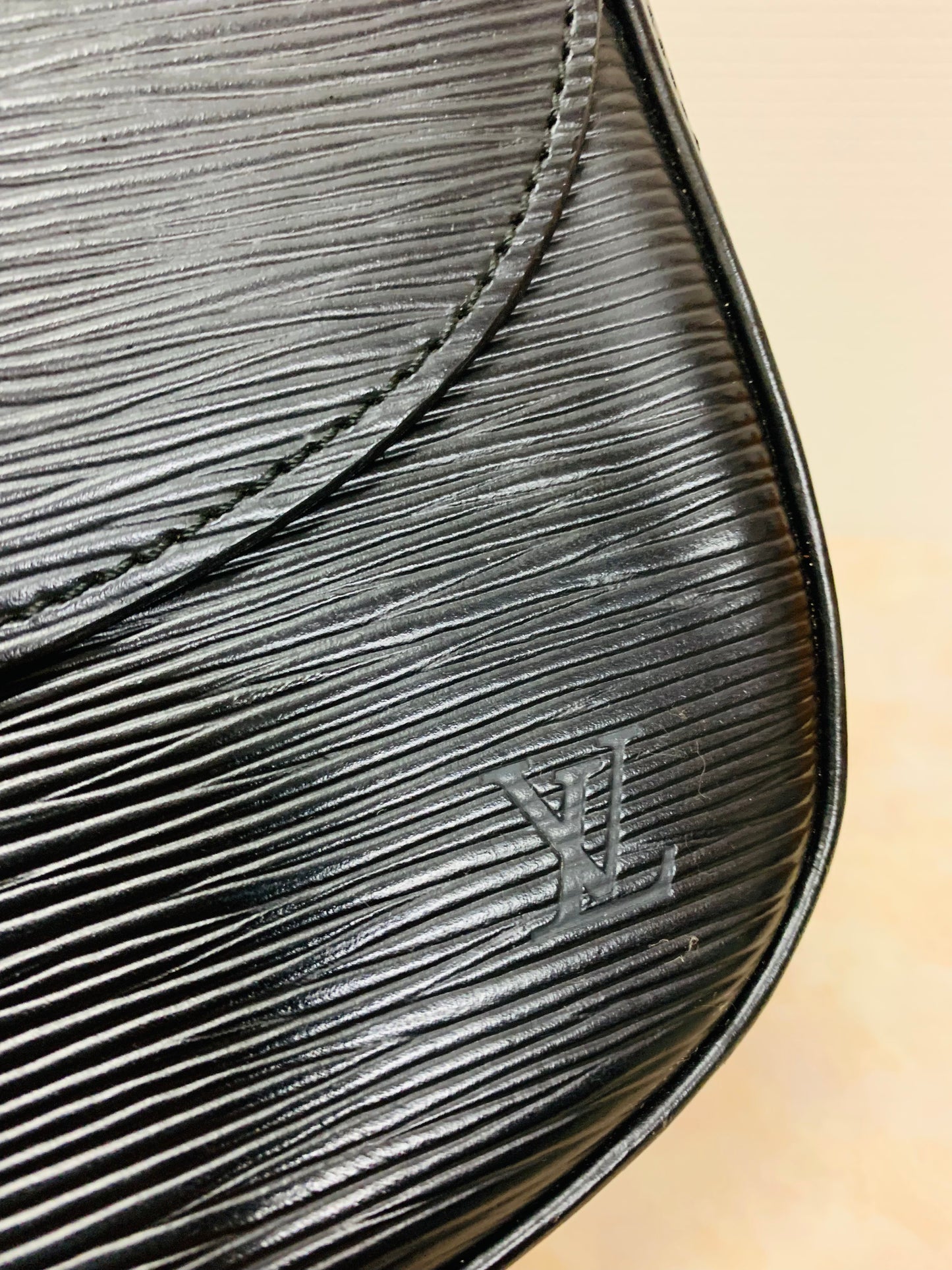 LOUIS VUITTON ntage Epi Saint Cloud GM Noir