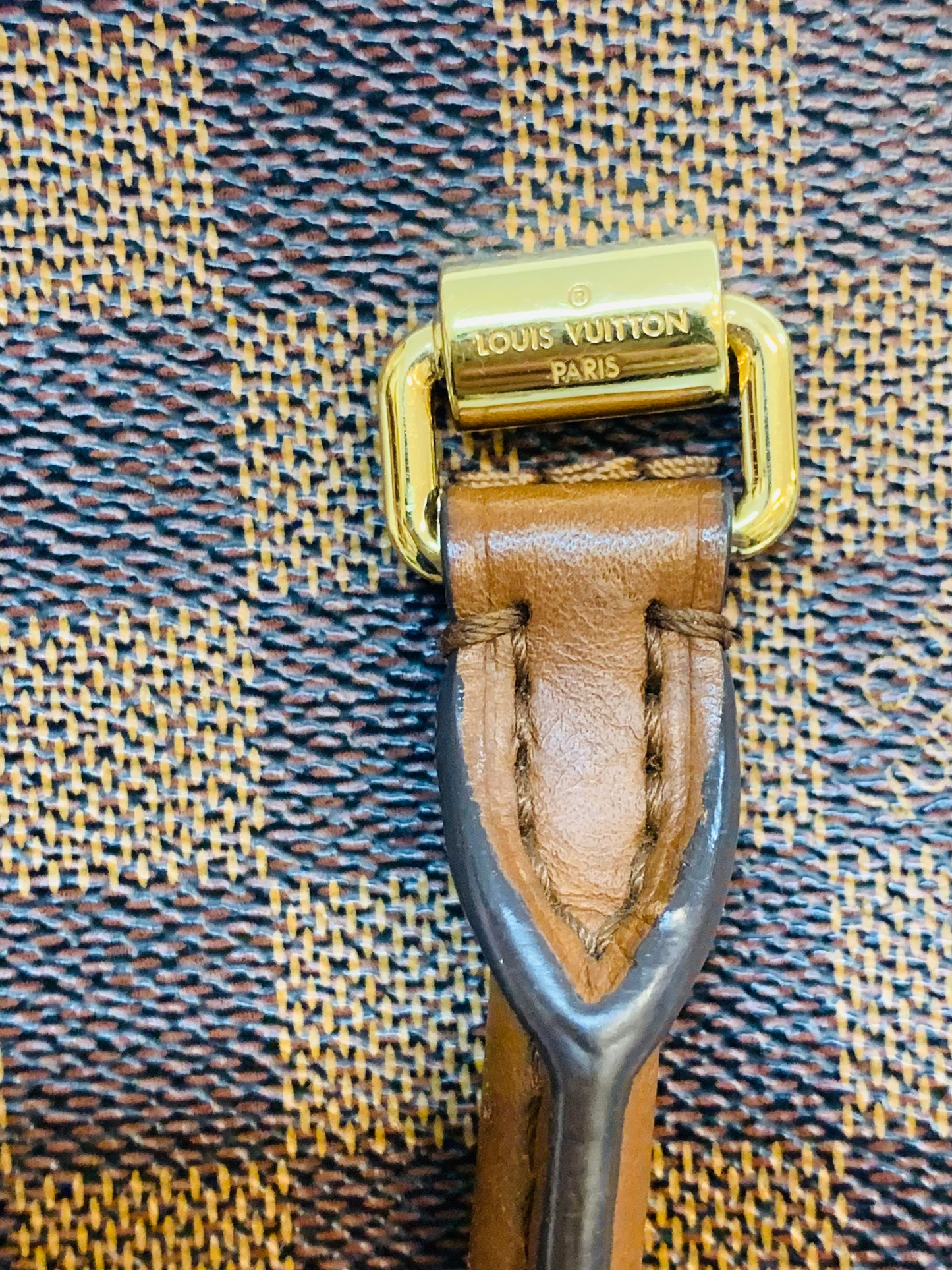 LOUIS VUITTON Belmont Tote bag DE