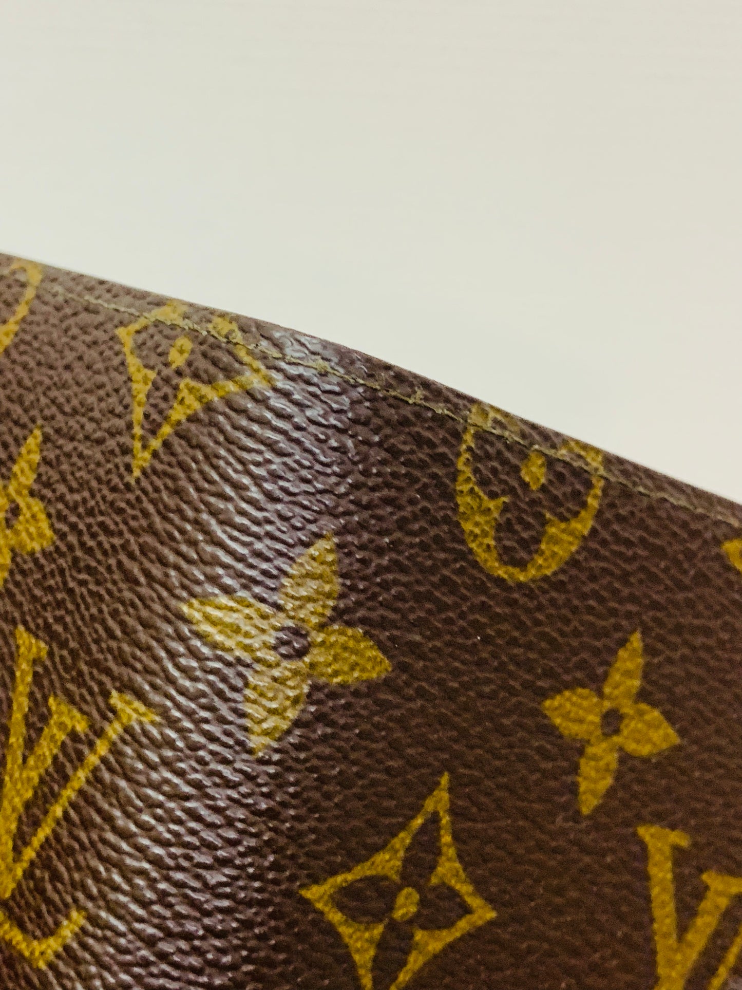 LOUIS VUITTON Vintage Bi-fold mens wallet