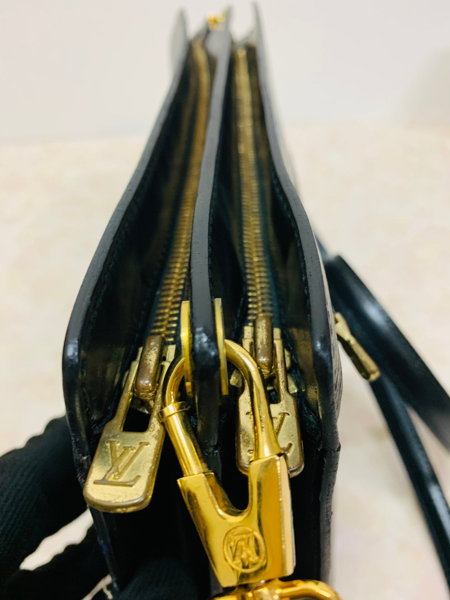 LOUIS VUITTON Epi Noir Enghien Shoulder/clutch bag