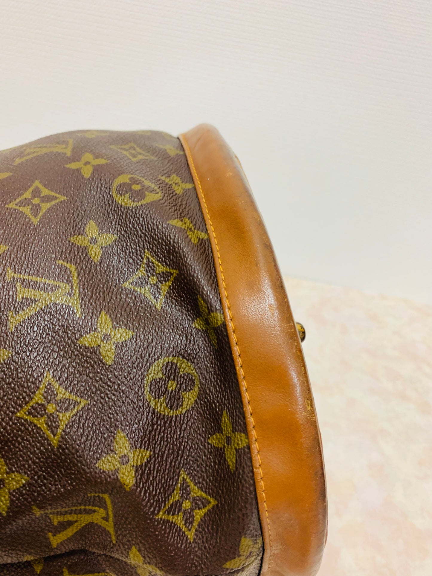 LOUIS VUITTON Bucket GM French Company