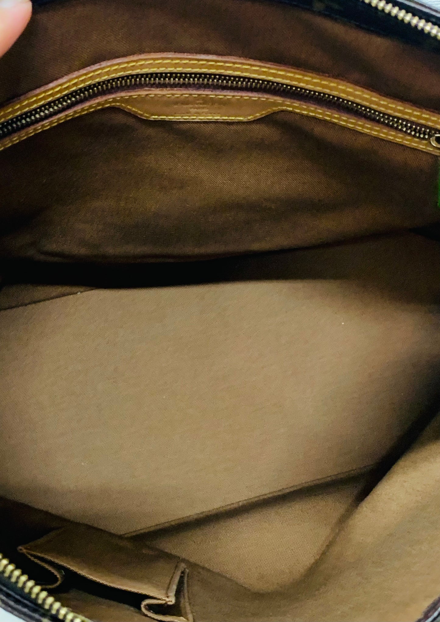 LOUIS VUITTON Cabas Mezzo Tote bag