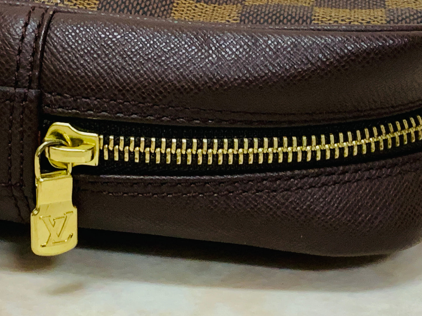 LOUIS VUITTON Trousse Toilette Pochette DE