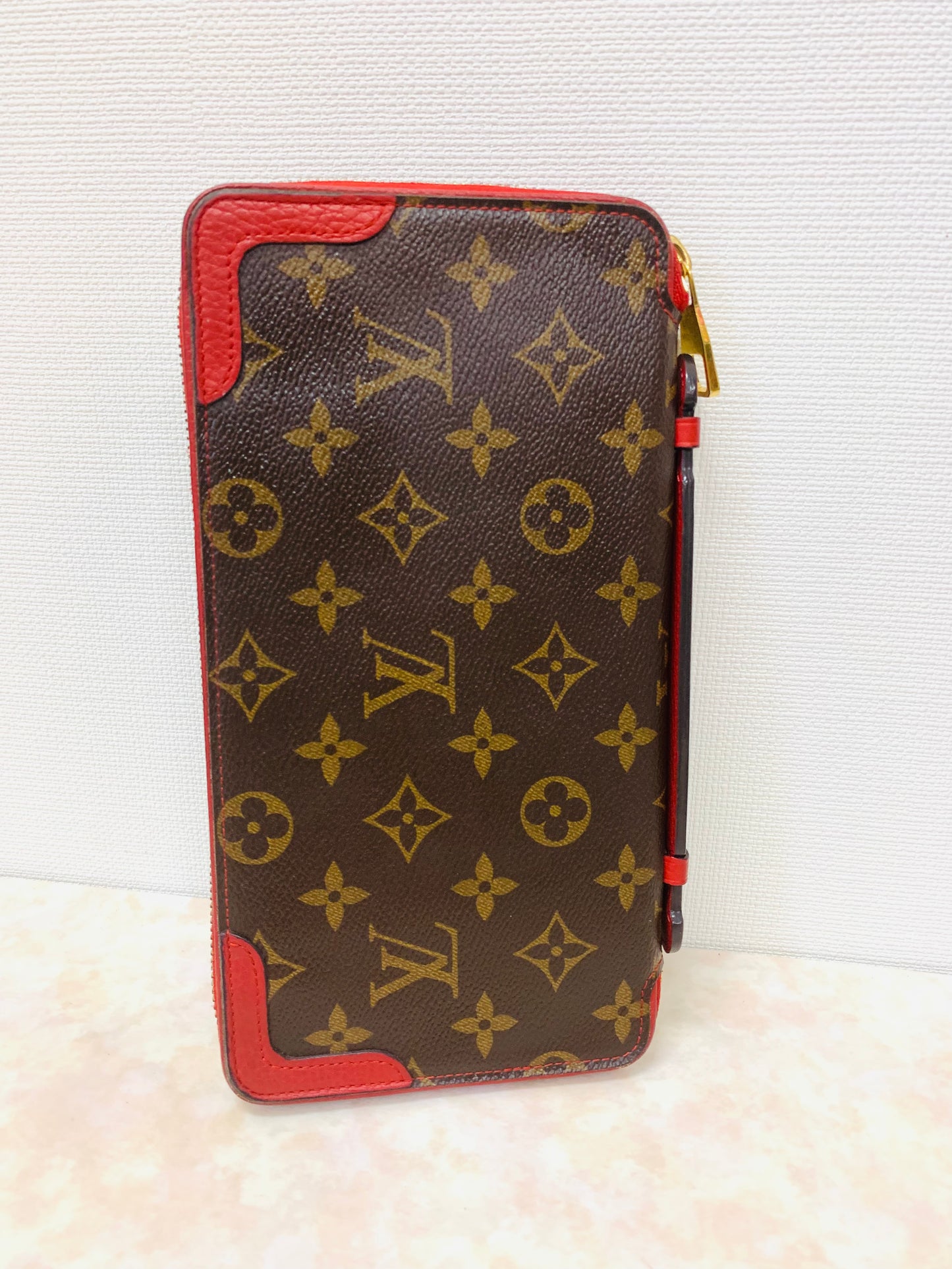 LOUIS VUITTON Retiro Wallet Organizer