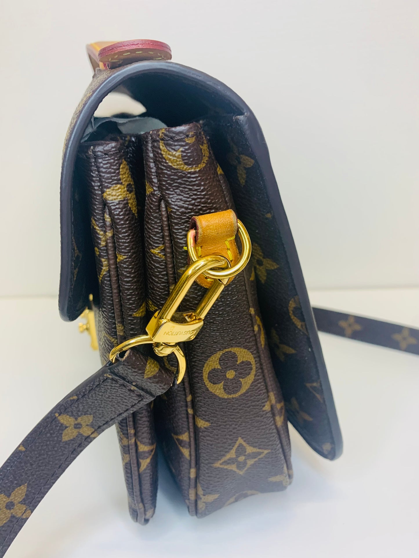 Louis Vuitton Pochette Métis Monogram