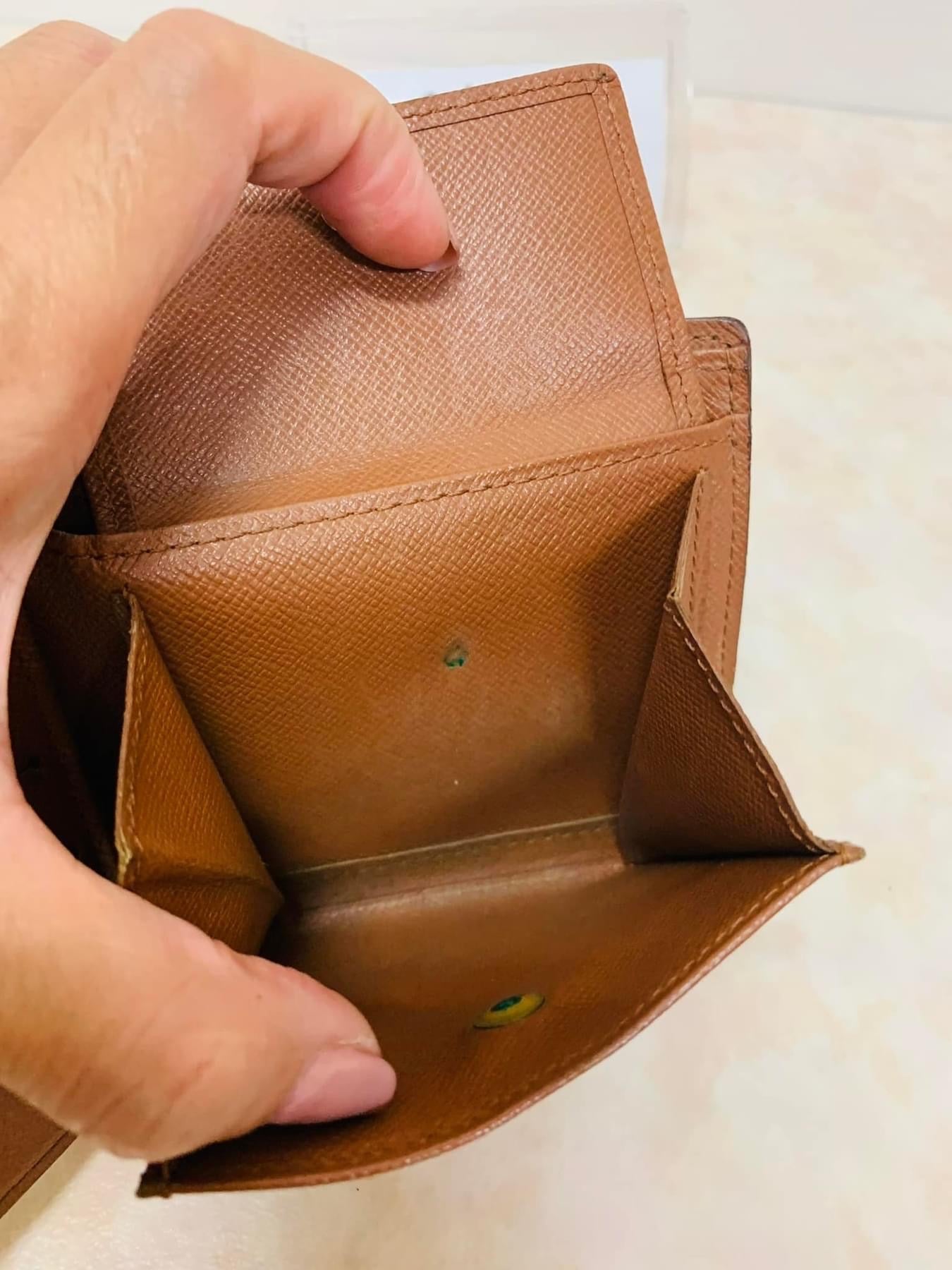 LOUIS VUITTON  Bi-fold mens wallet