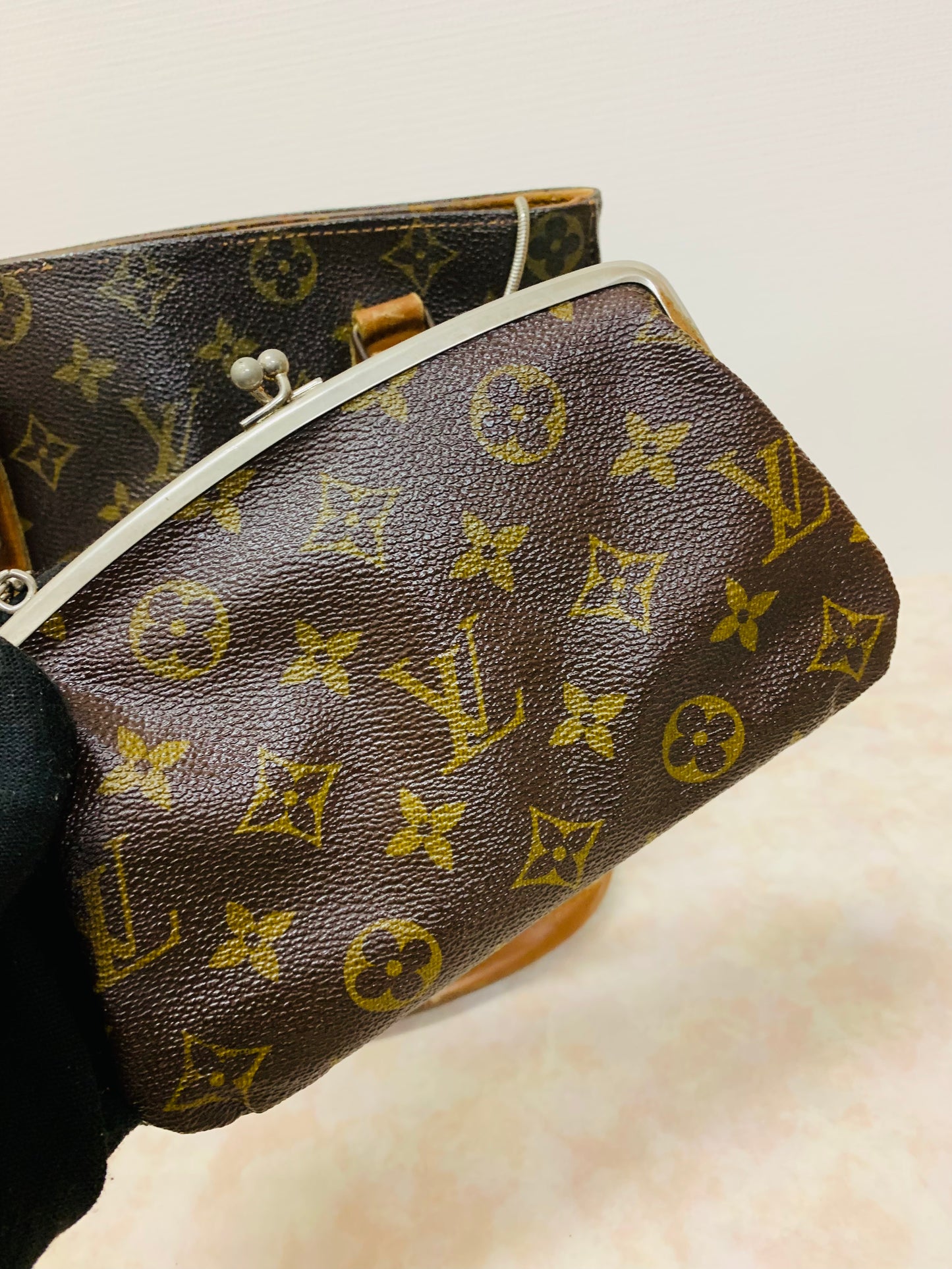 LOUIS VUITTON Bucket PM French &Co with Kiss lock pouch
