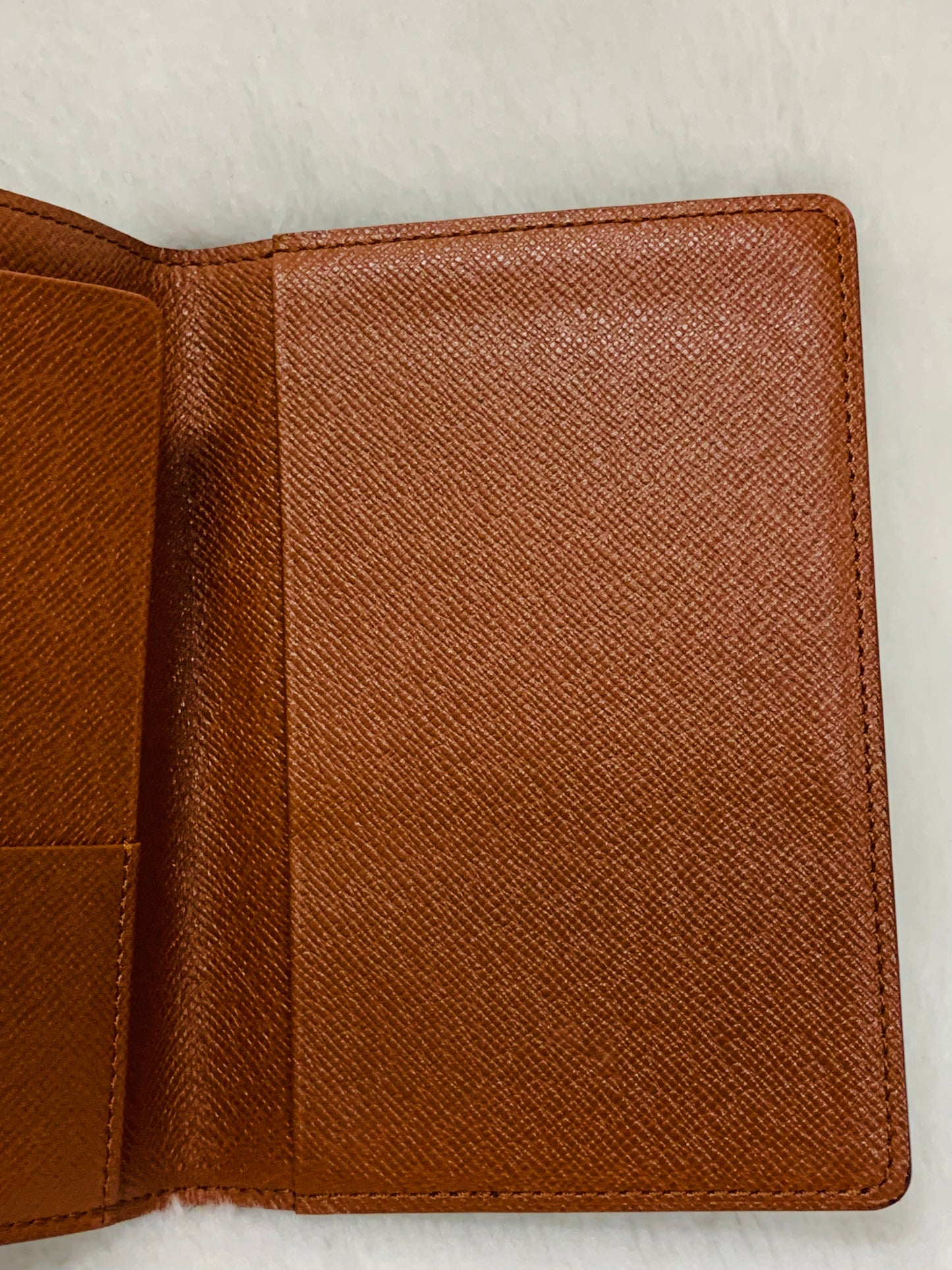 LOUIS VUITTON Passport Case Monogram