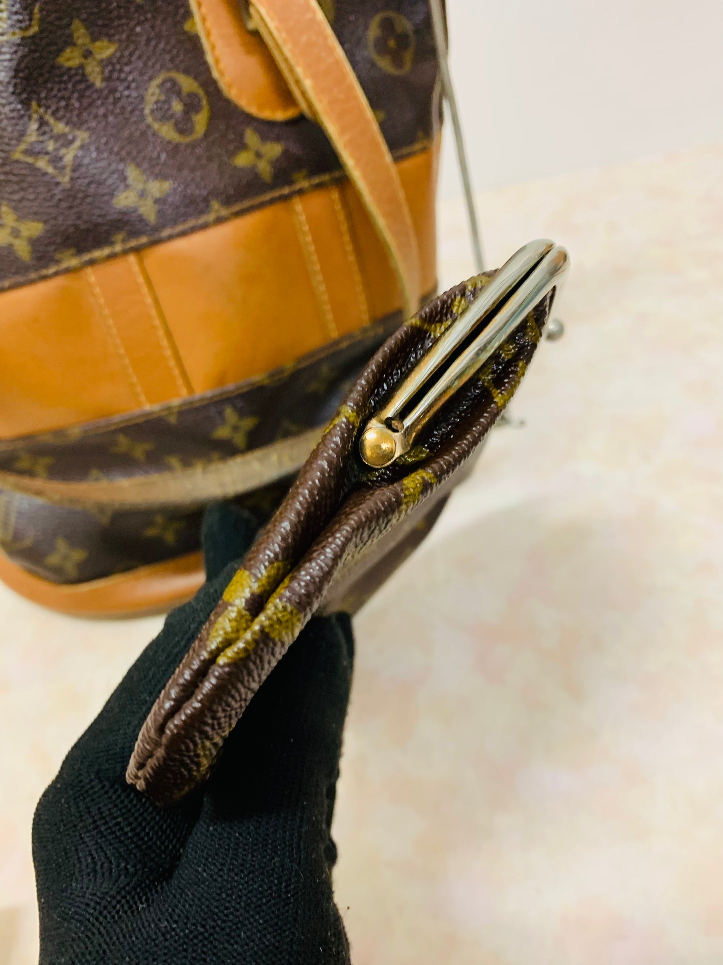 LOUIS VUITTON Bucket PM French &Co with Kiss lock pouch