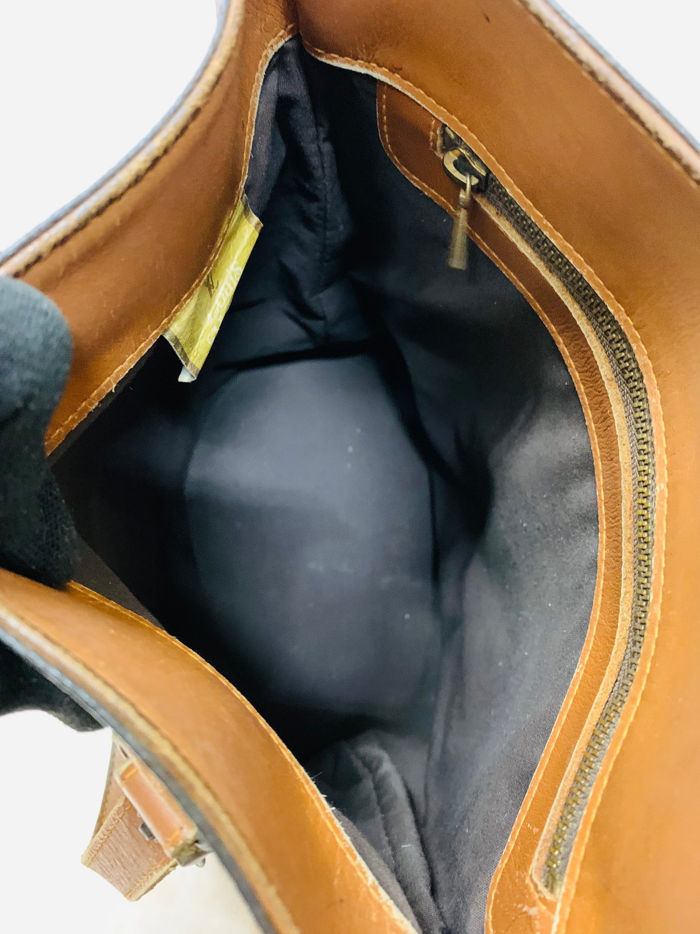 LOUIS VUITTON Bucket PM French &Co with Kiss lock pouch