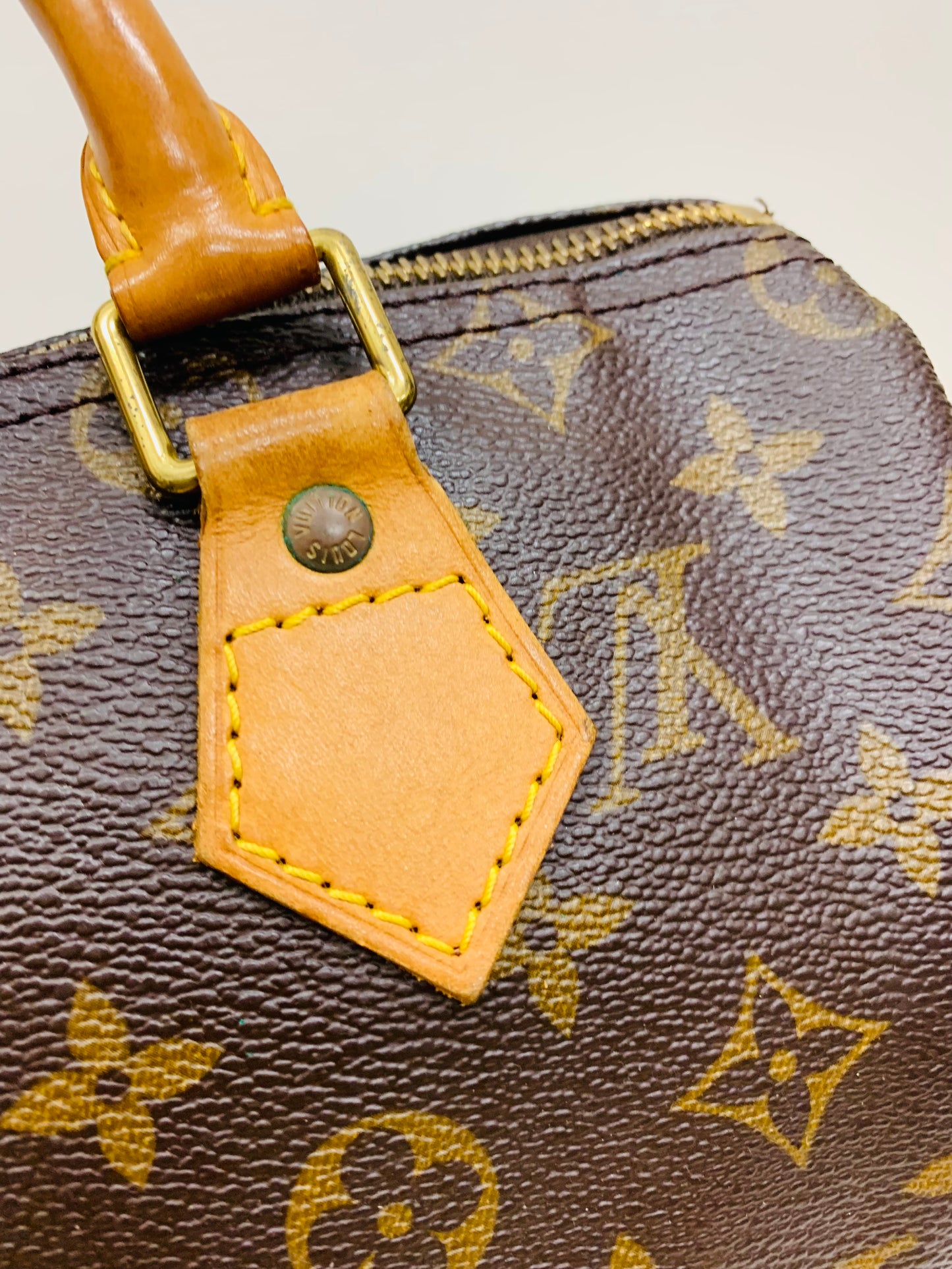 USED LOUIS VUITTON SPEEDY 25