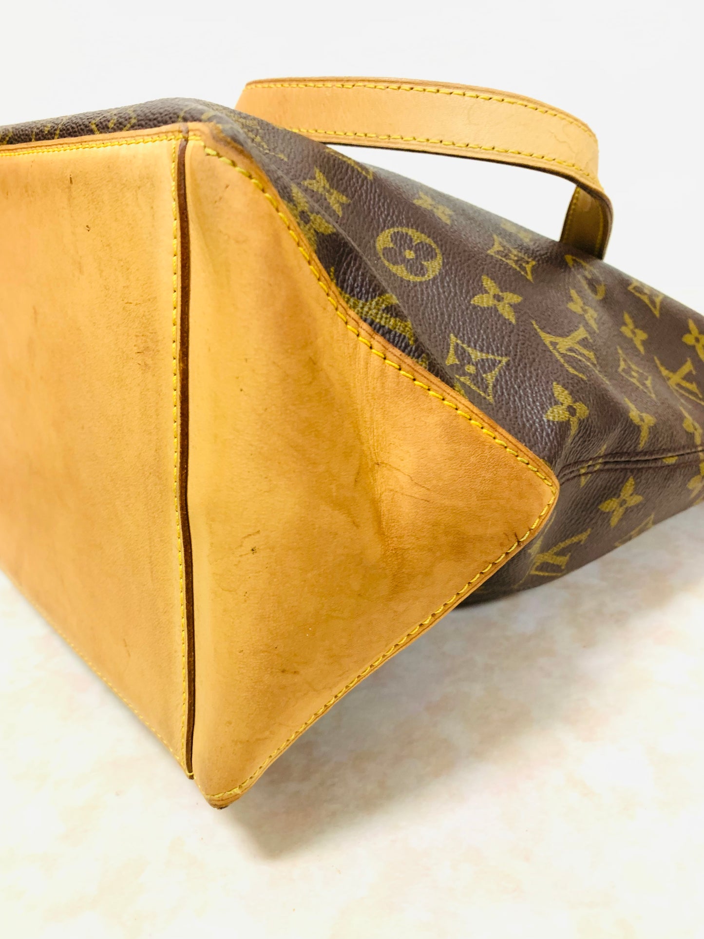 LOUIS VUITTON Cabas Mezzo Tote bag