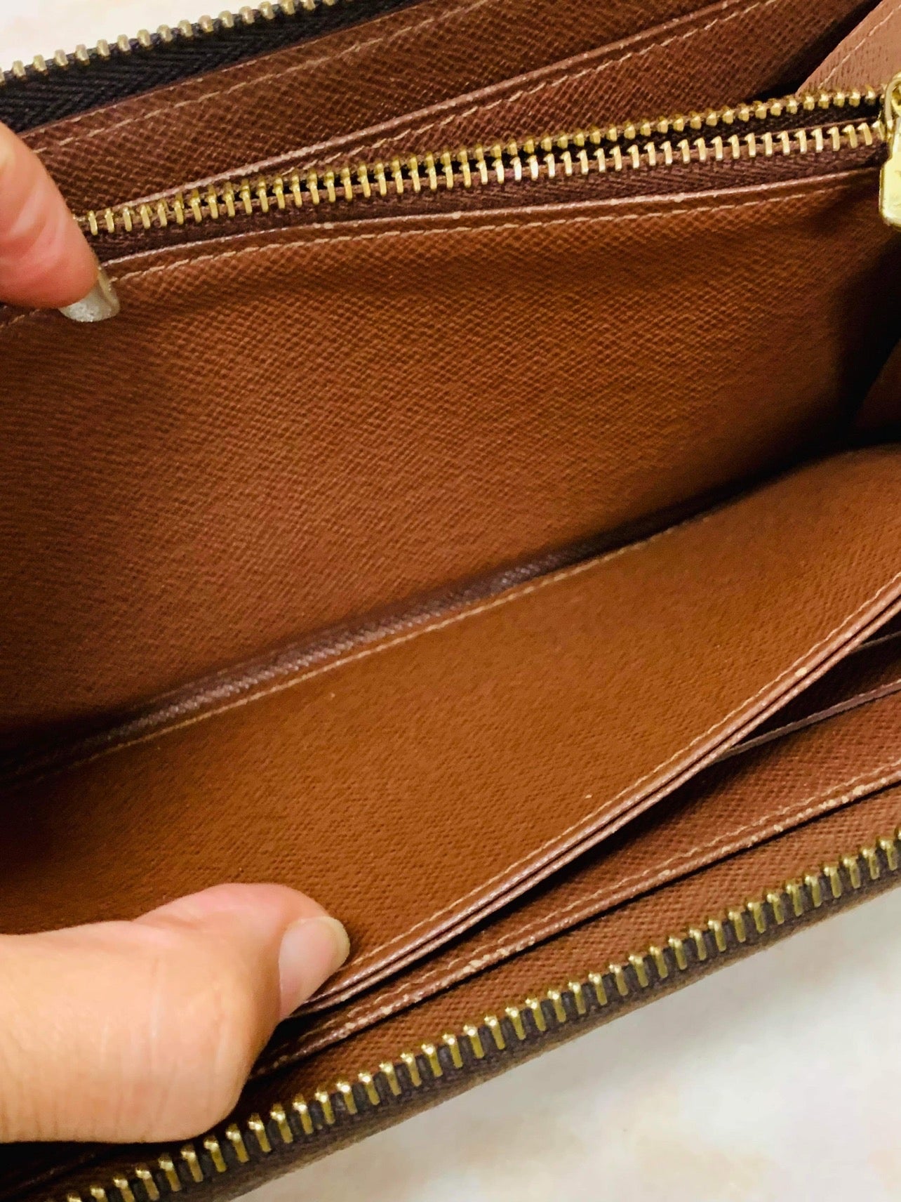 LOUIS VUITTON Zippy Wallet Monogram