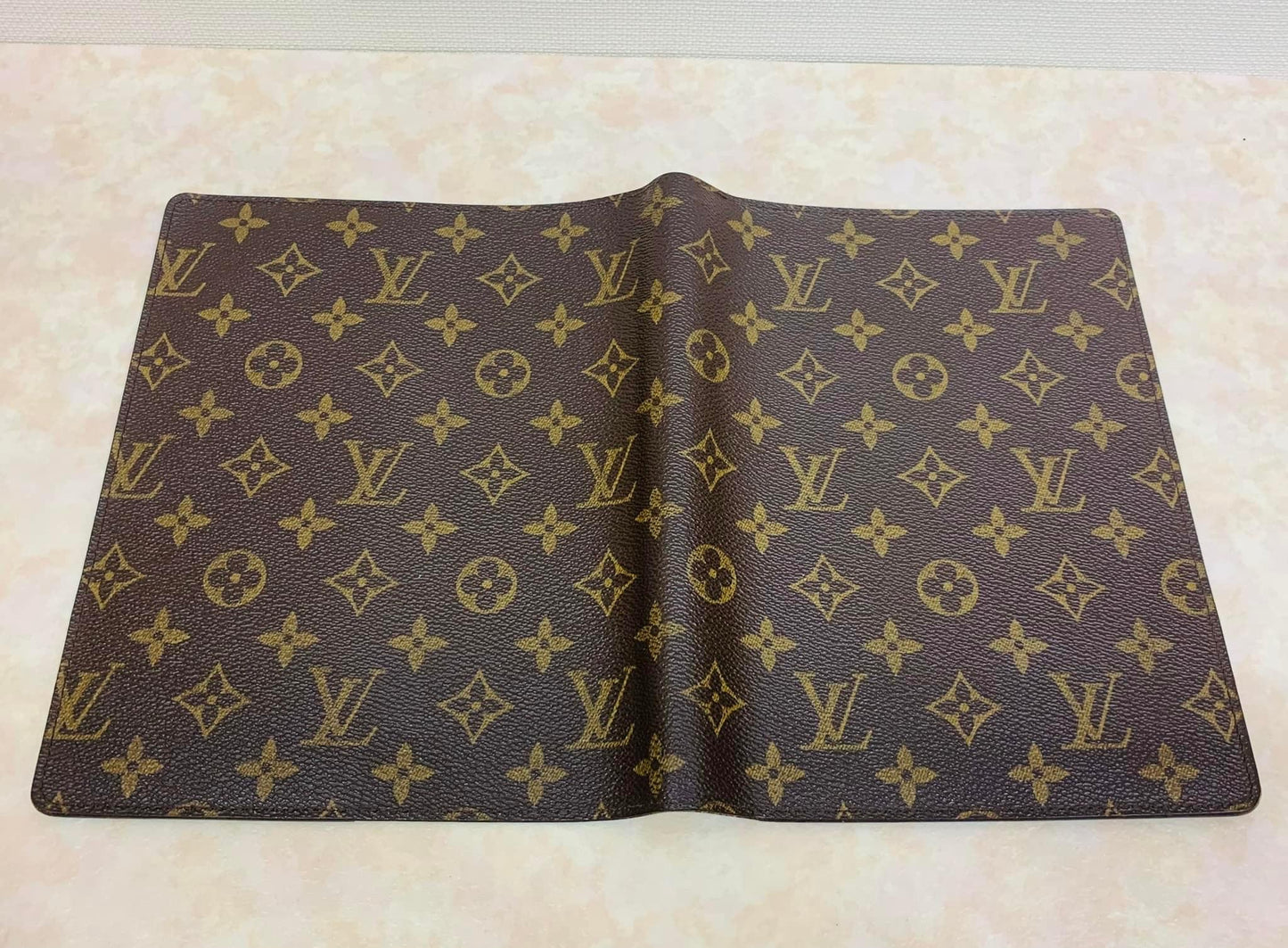 LOUIS VUITTON DESK AGENDA