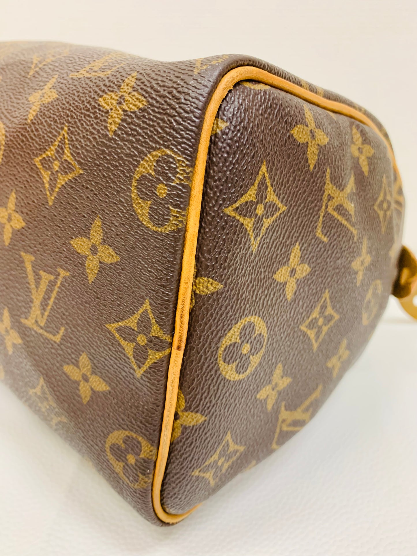 USED LOUIS VUITTON SPEEDY 25
