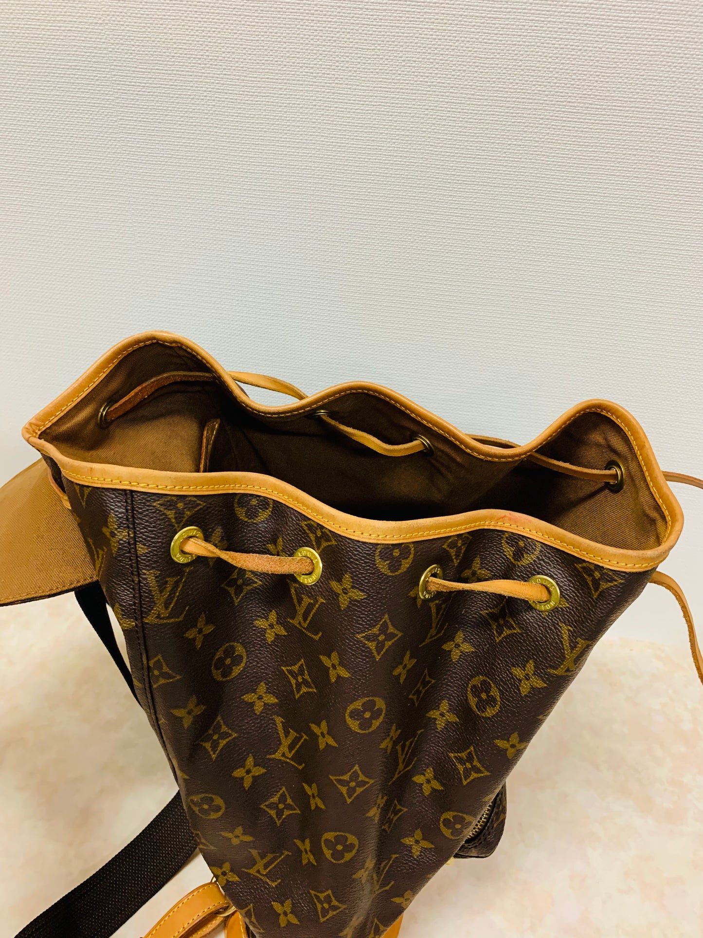 LOUIS VUITTON Montsouris GM