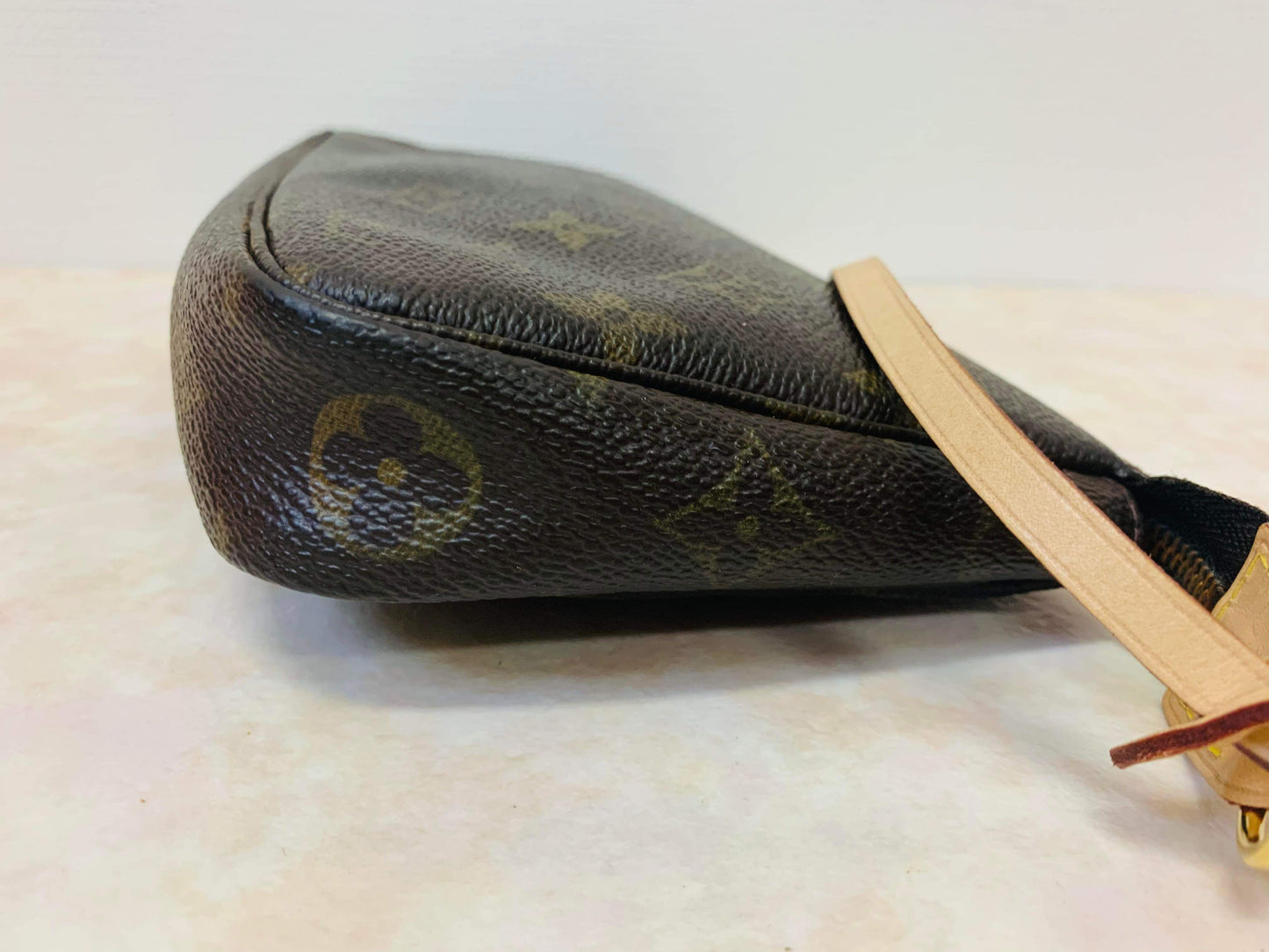 LOUIS VUITTON POCHETTE ACCESSORIES