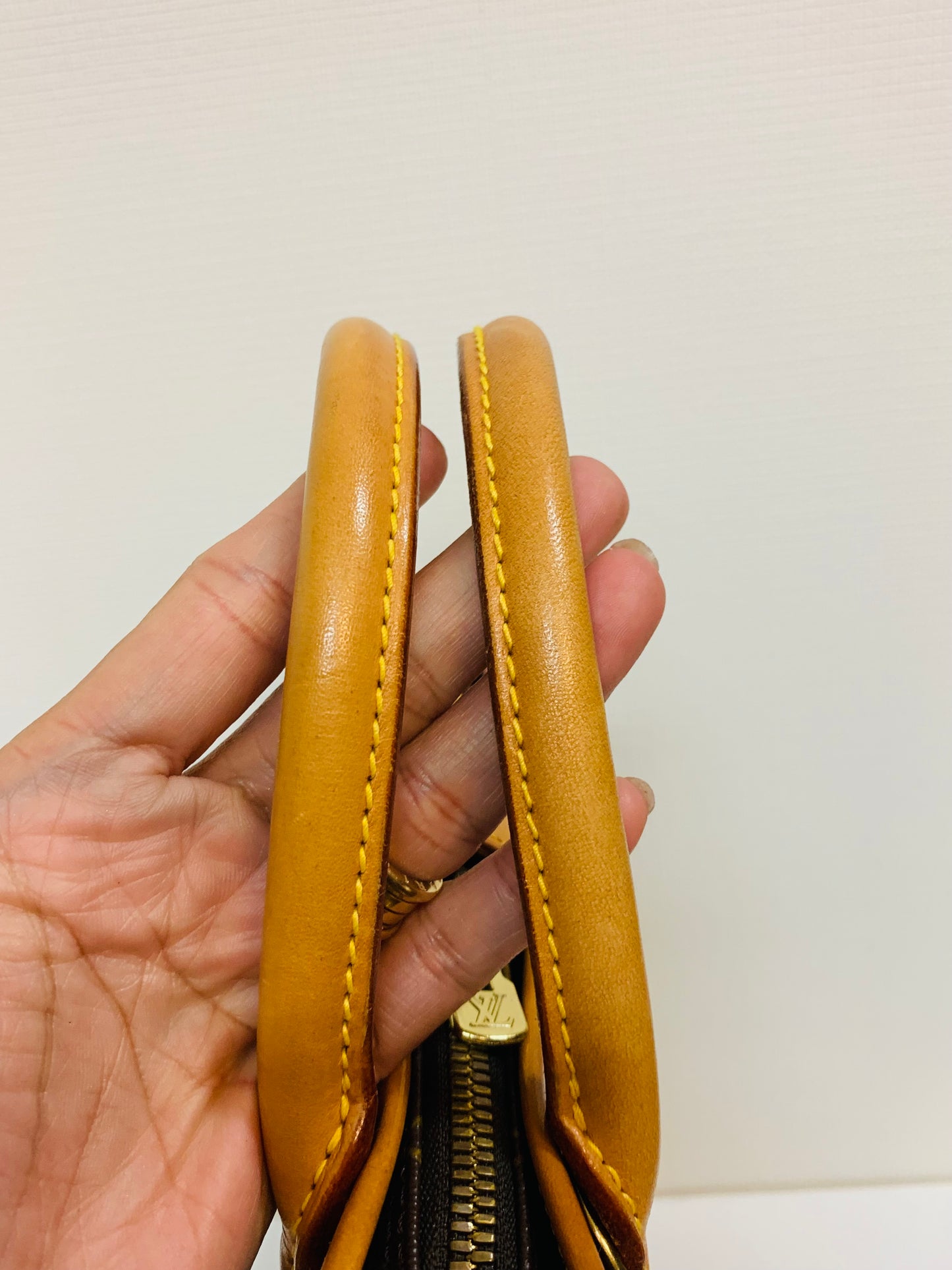 LOUIS VUITTON RIVOLI