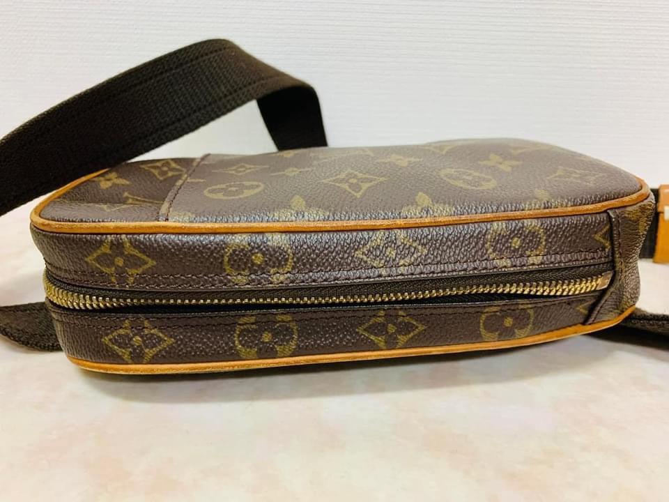 LOUIS VUITTON BUMBAG GANGE