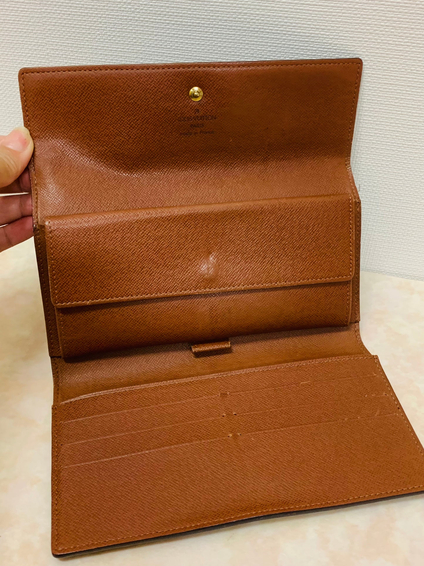 LOUIS VUITTON International Wallet