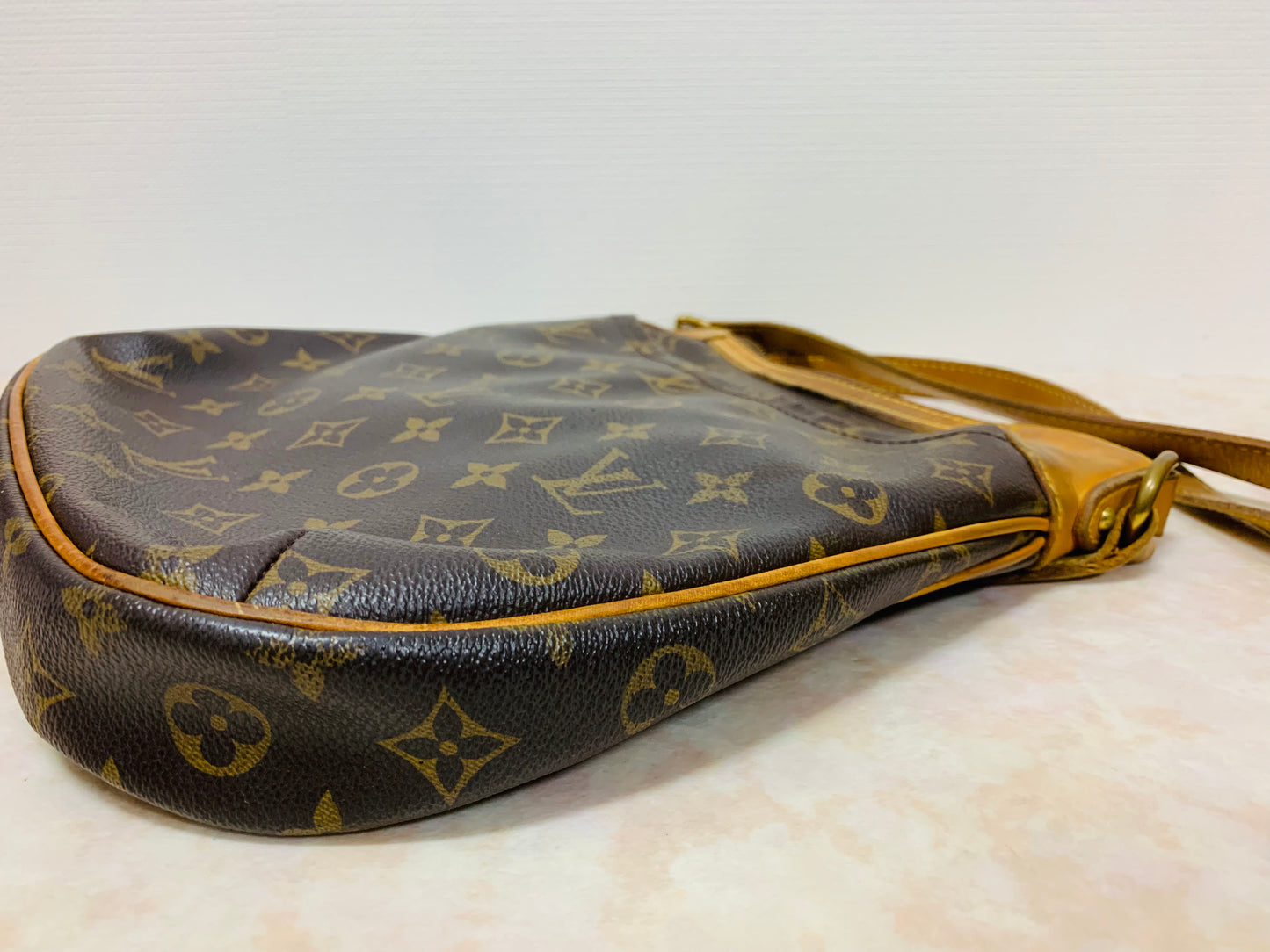 LOUIS VUITTON ODEON PM