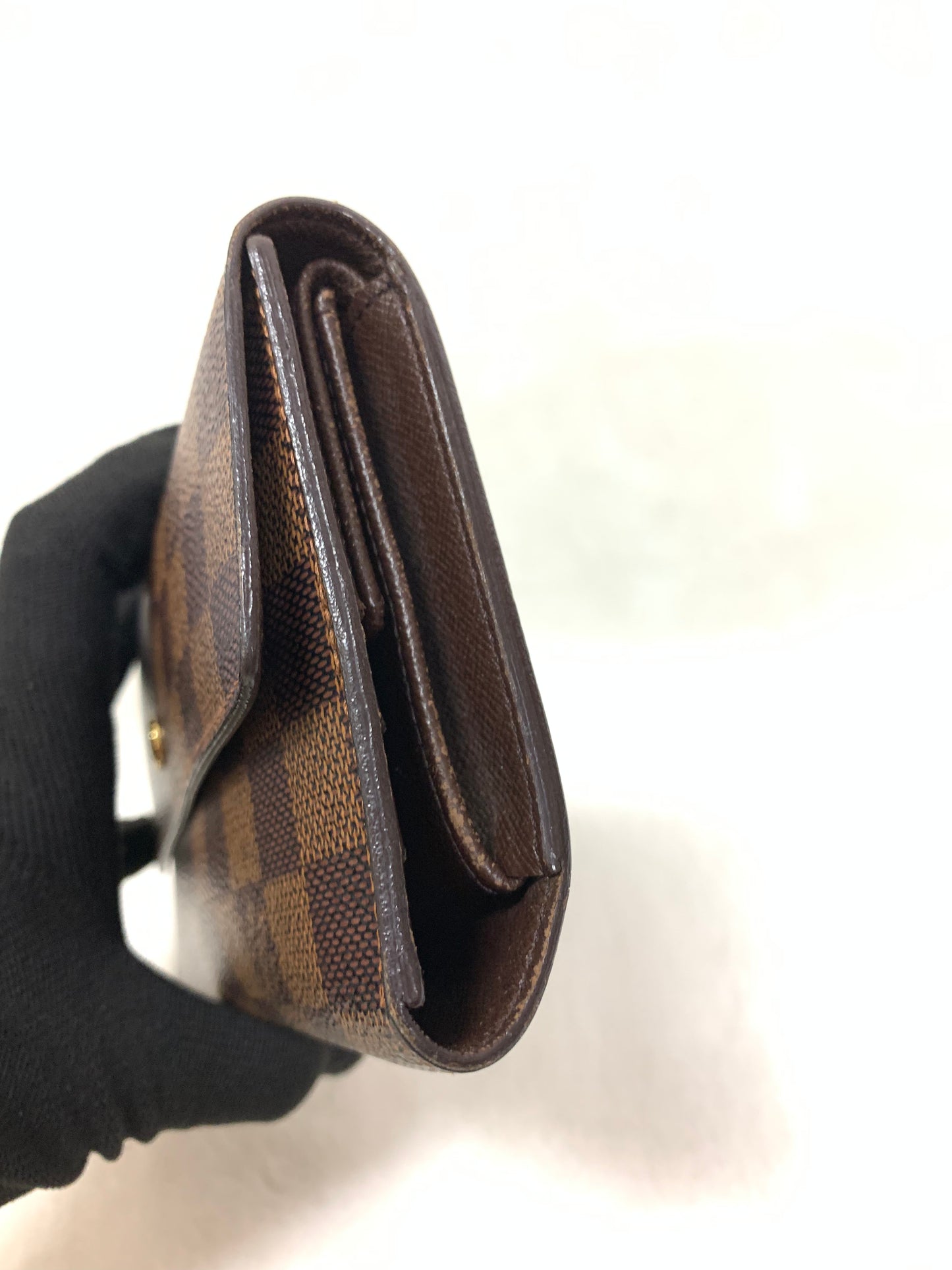 LOUIS VUITTON International wallet DE