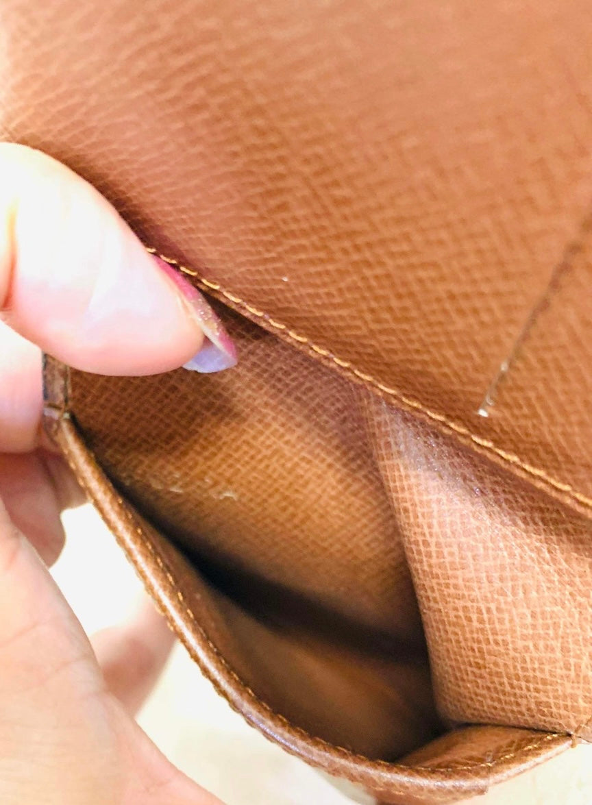 LOUIS VUITTON Vintage Bi-fold mens wallet