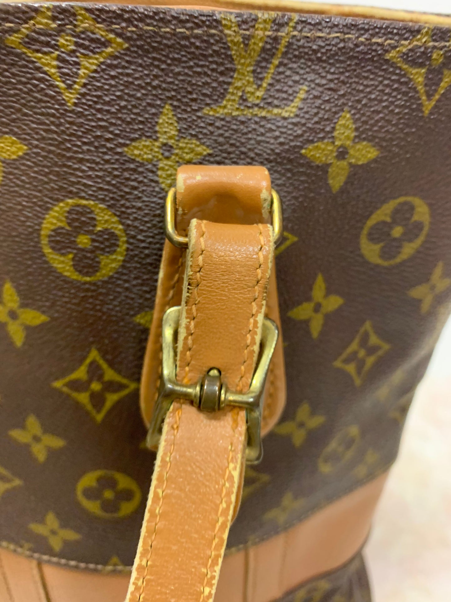 LOUIS VUITTON Bucket GM French and Company