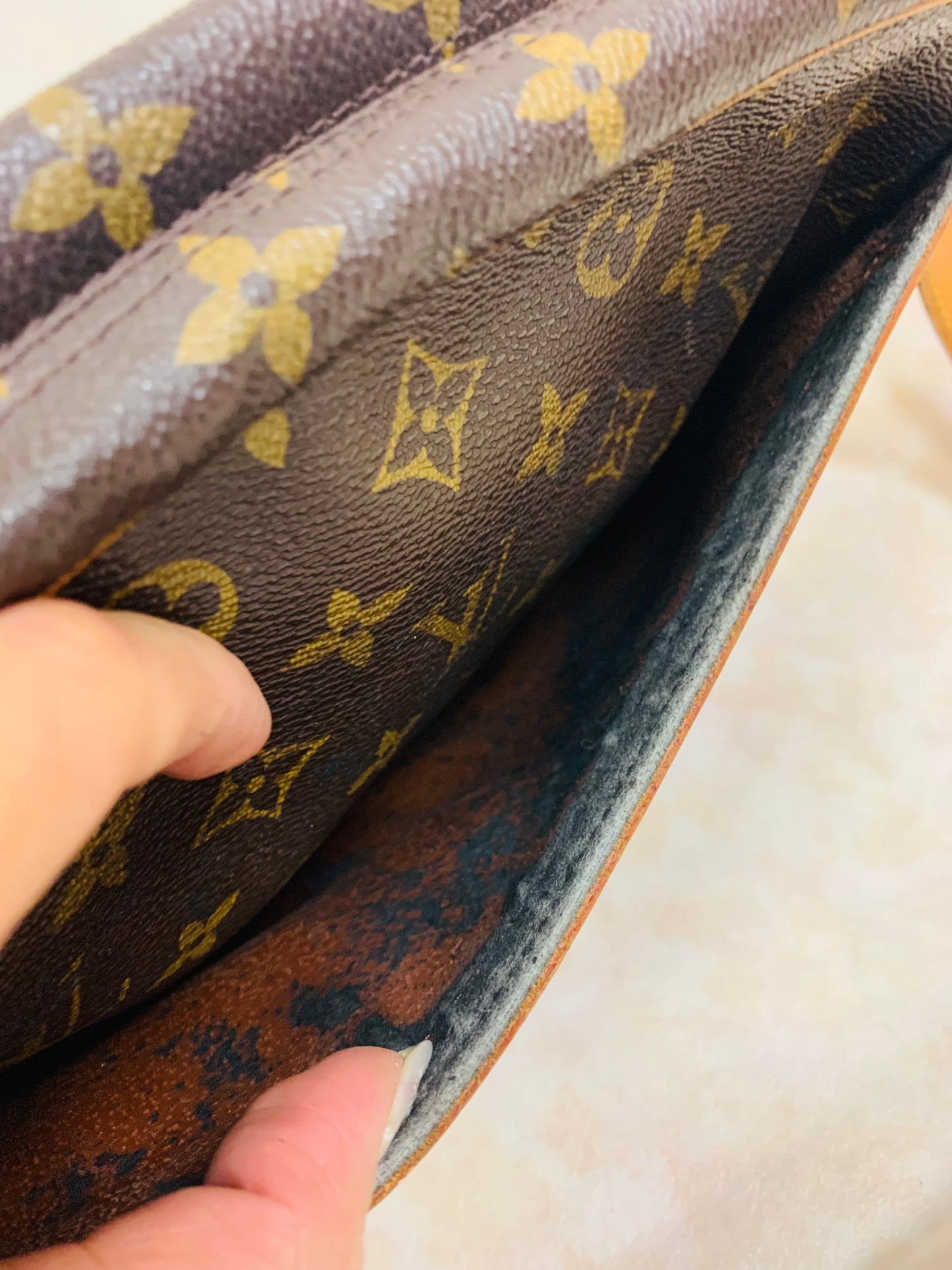 LOUIS VUITTON JEUNEFILE GM