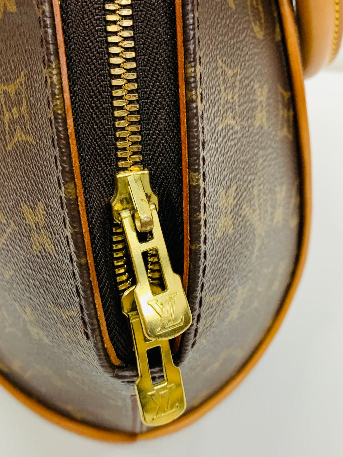 USED LOUIS VUITTON ELLIPSE PM
