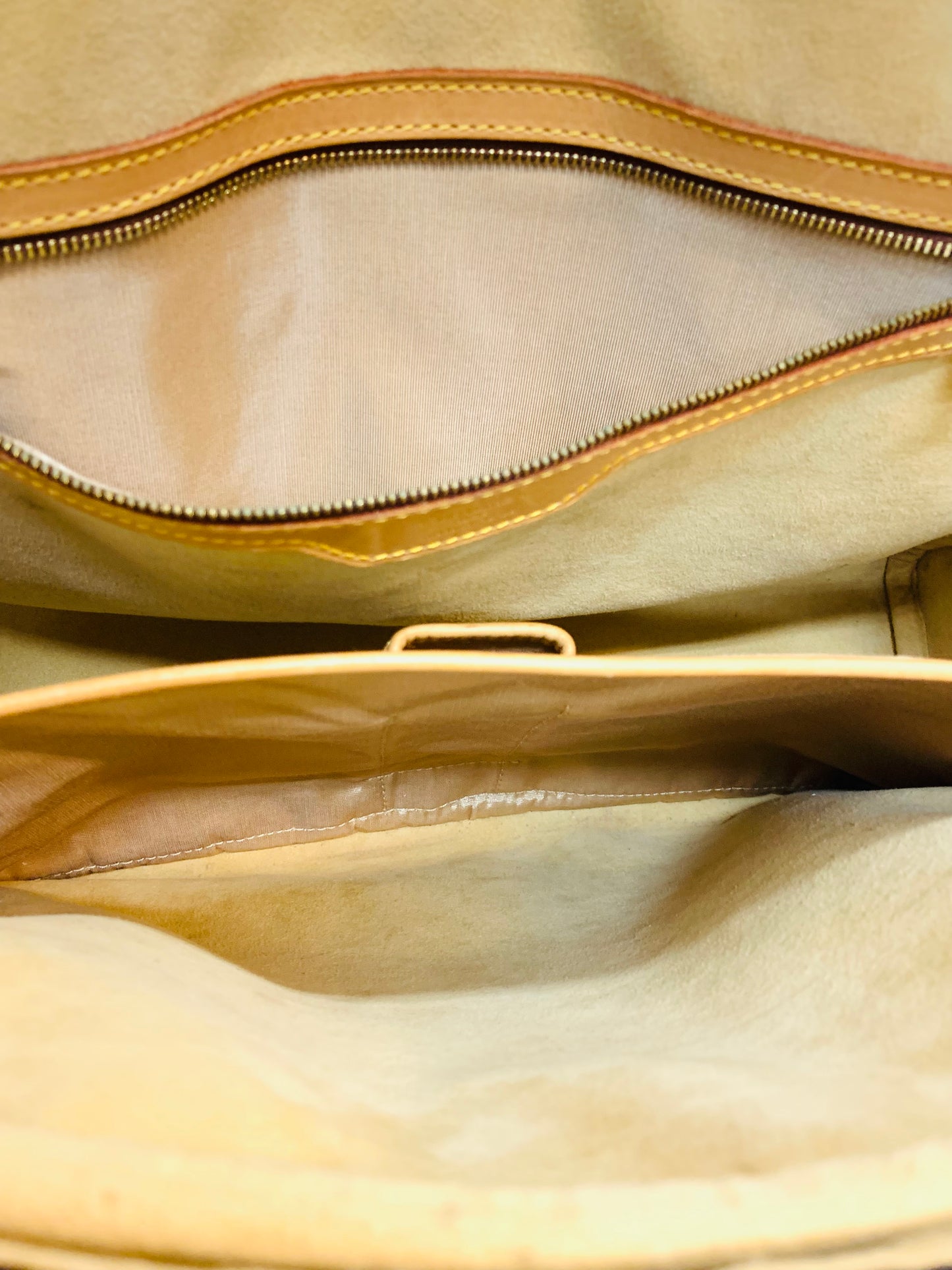 LOUIS VUITTON RIVOLI