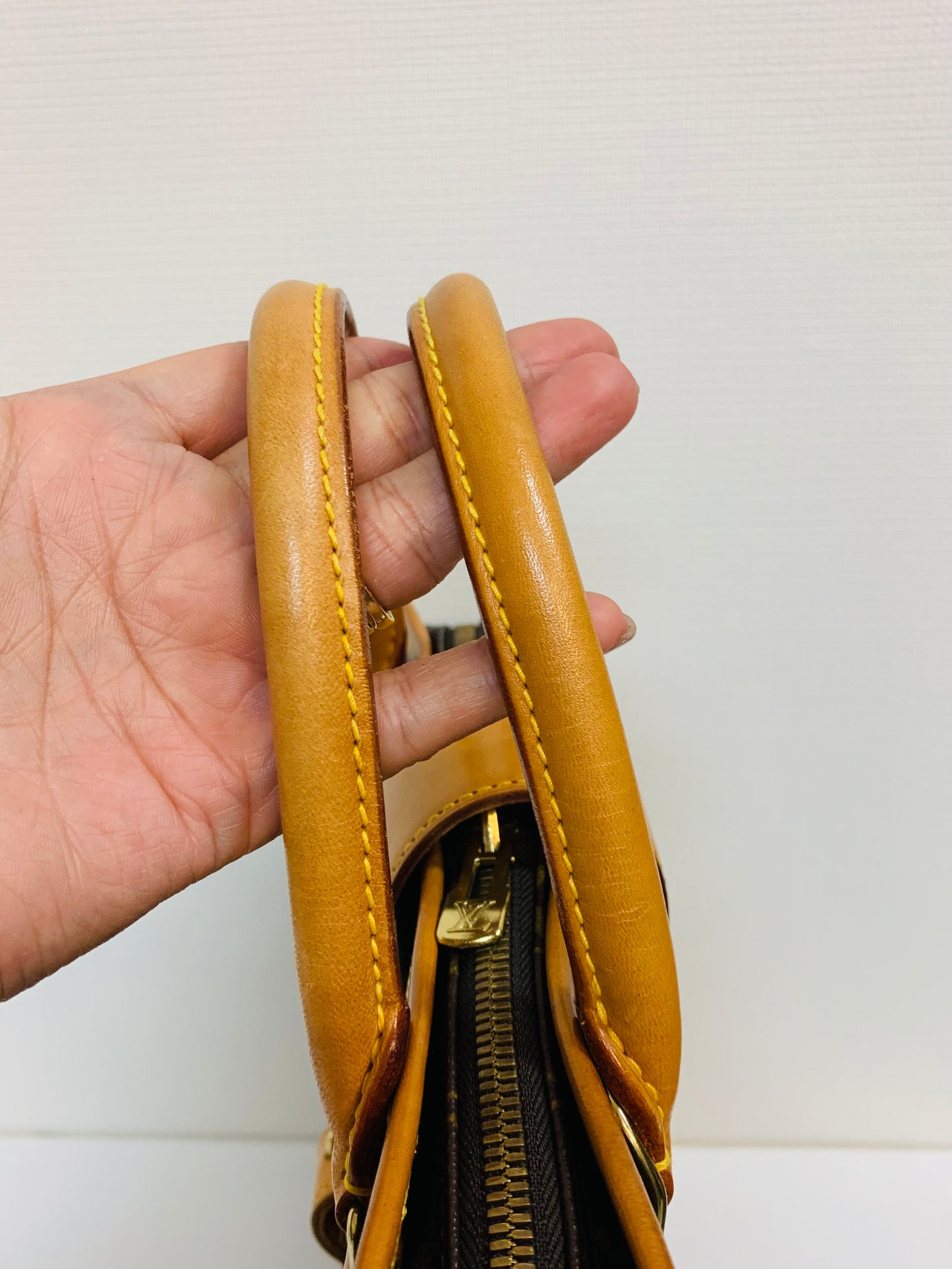 LOUIS VUITTON RIVOLI