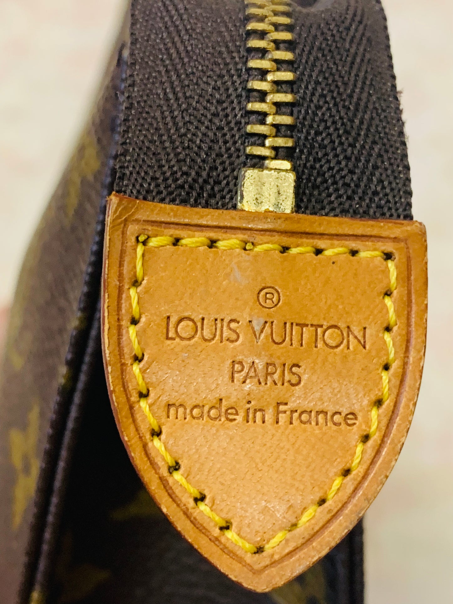 LOUIS VUITTON TOILETRY 15