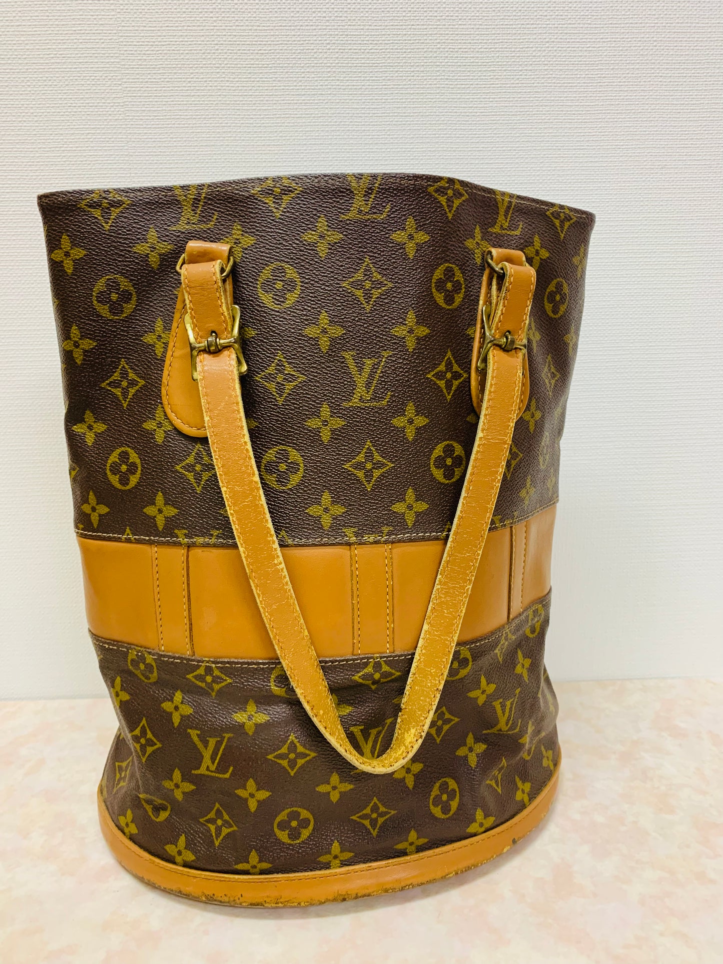 LOUIS VUITTON Bucket GM French and Company