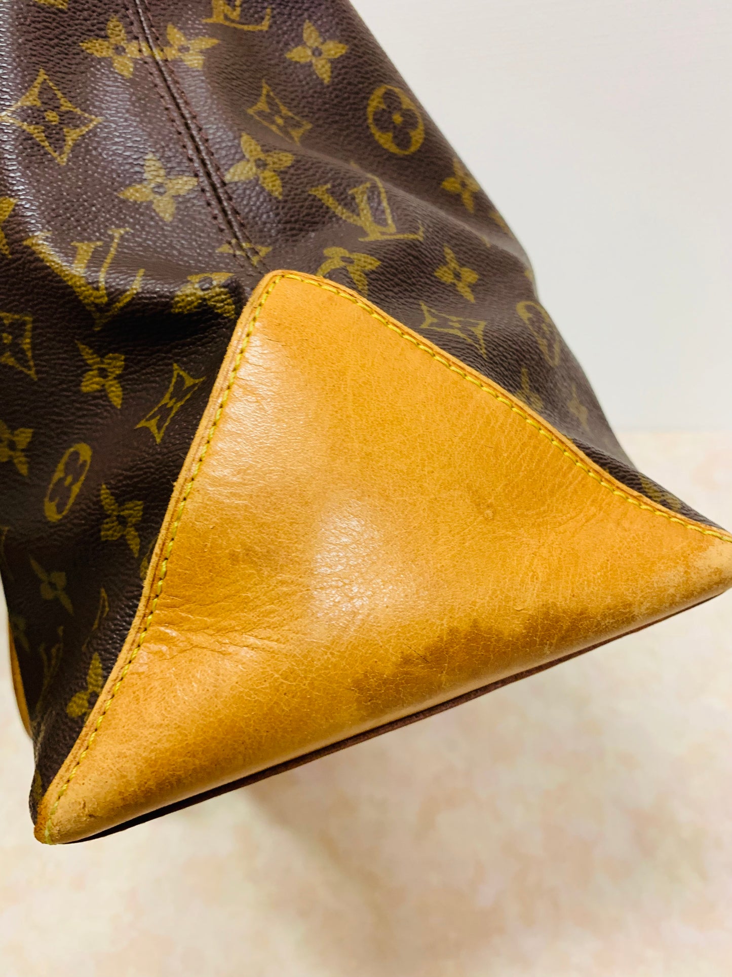 LOUIS VUITTON Cabas Mezzo Tote Bag