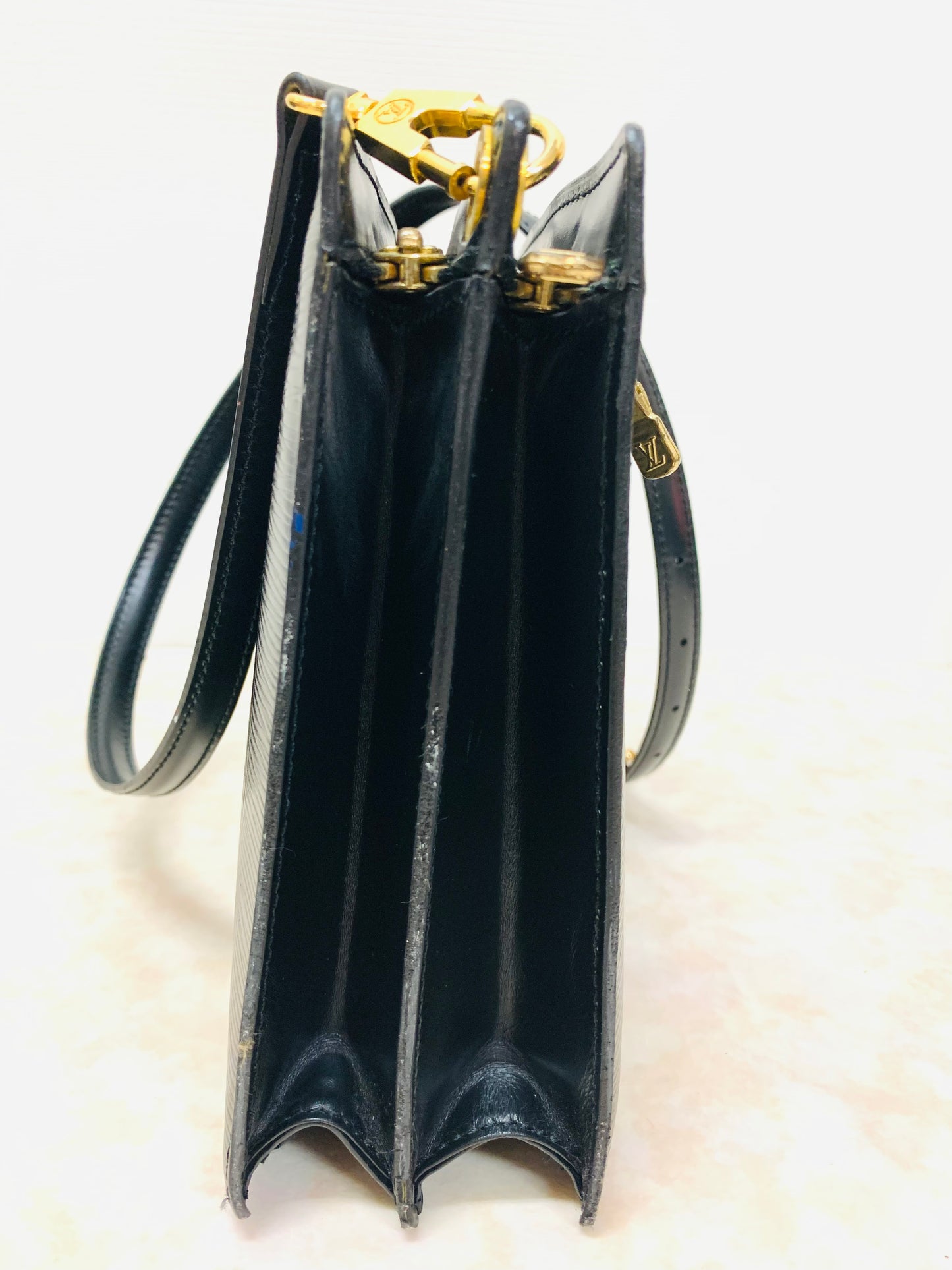 LOUIS VUITTON Epi Noir Enghien Shoulder/clutch bag