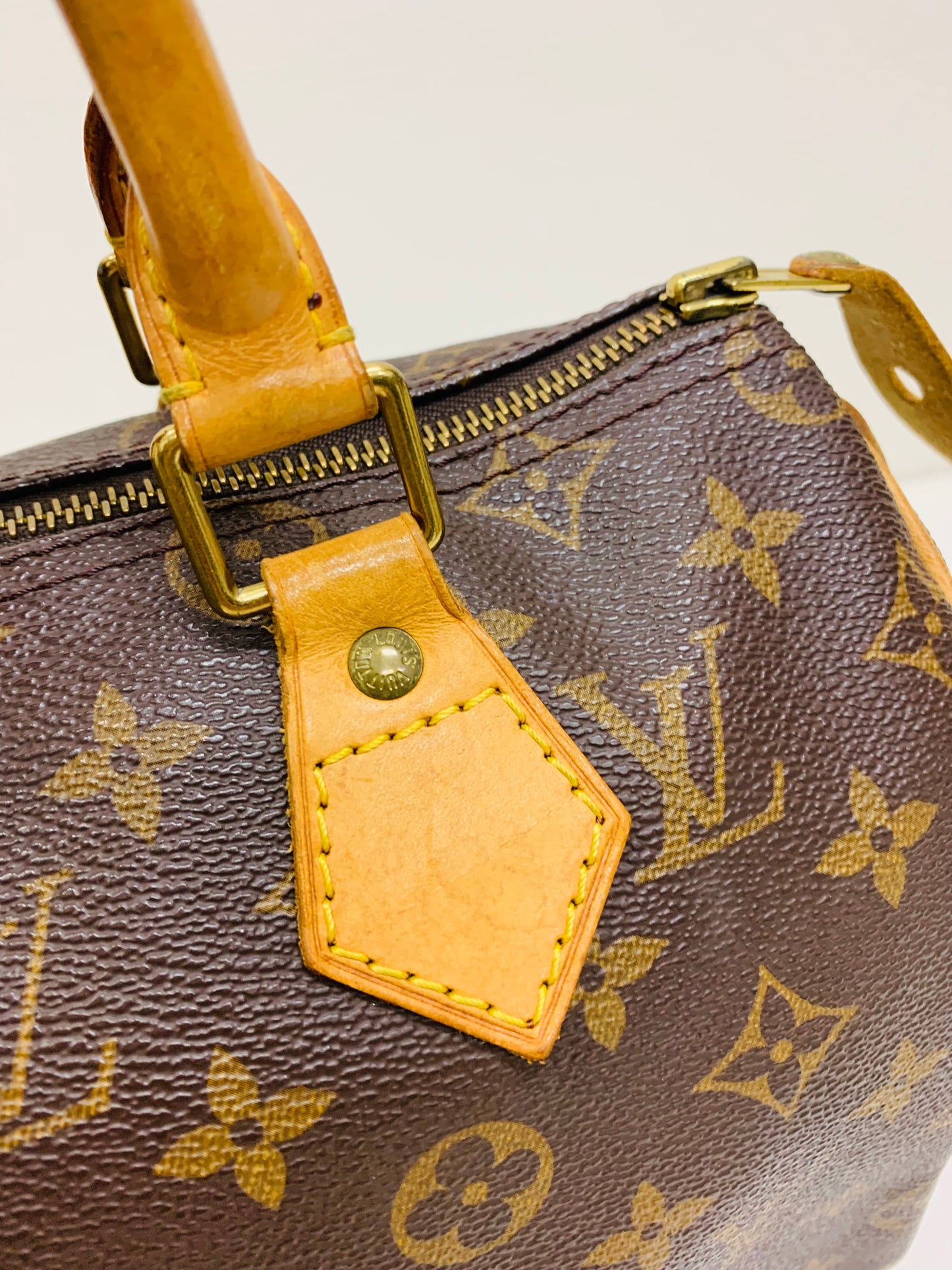 USED LOUIS VUITTON SPEEDY 25