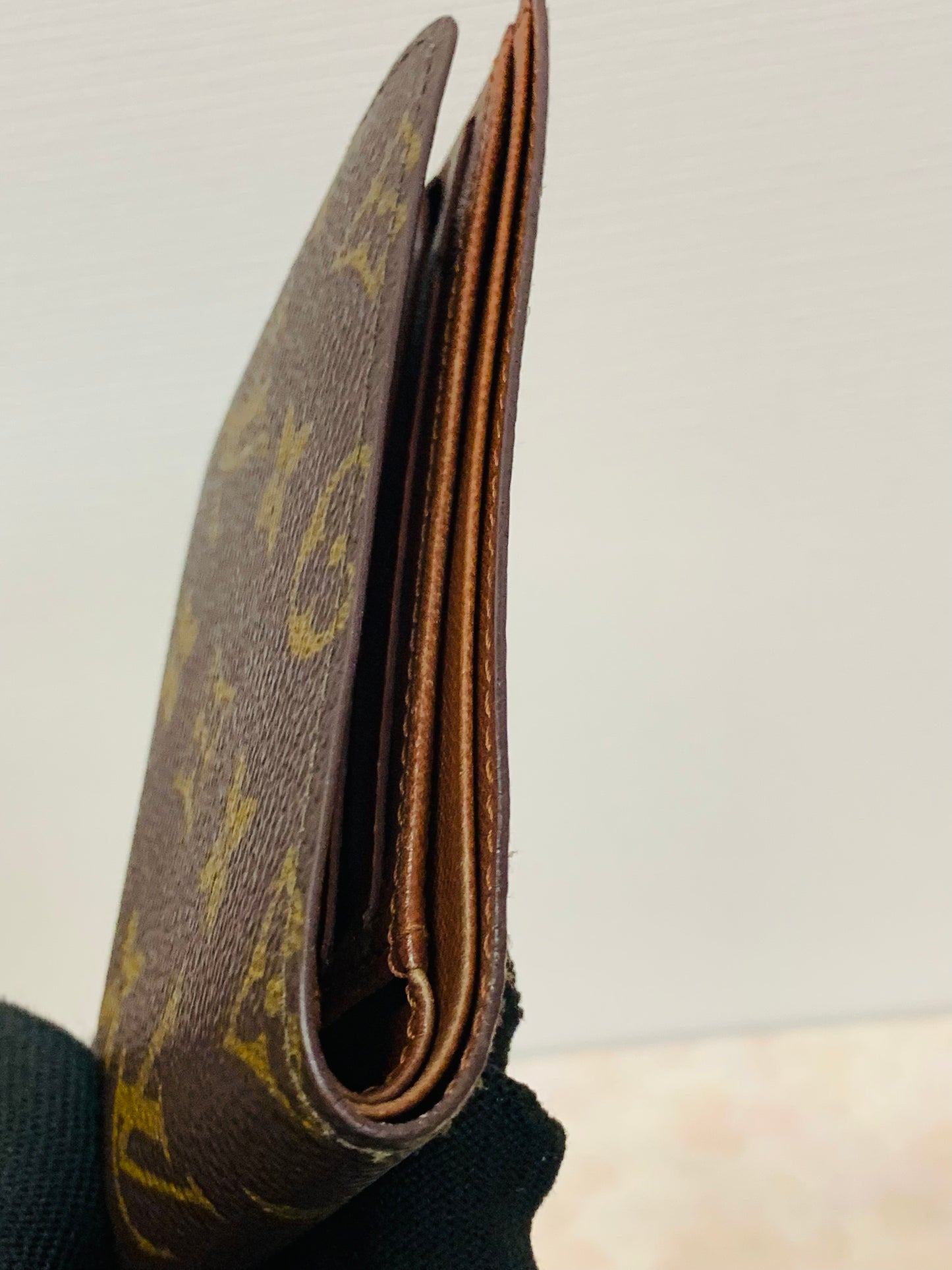 LOUIS VUITTON Vintage Bi-fold mens wallet
