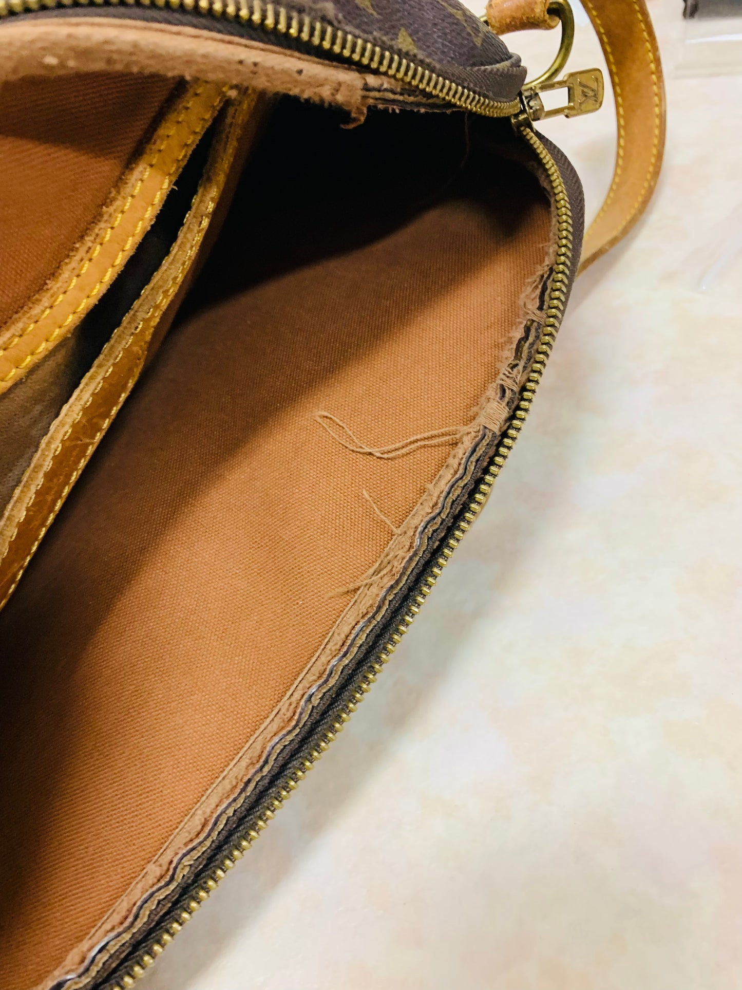 LOUIS VUITTON SAC BALLAD